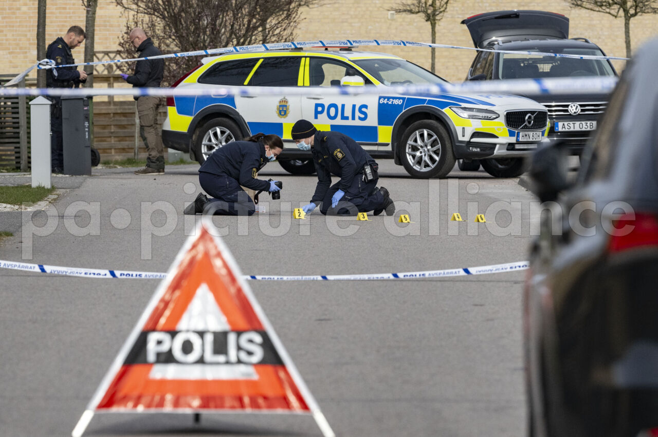 Bandenkriminalität in Schweden - Polizei nimmt bei Razzien mehrere Verdächtige fest