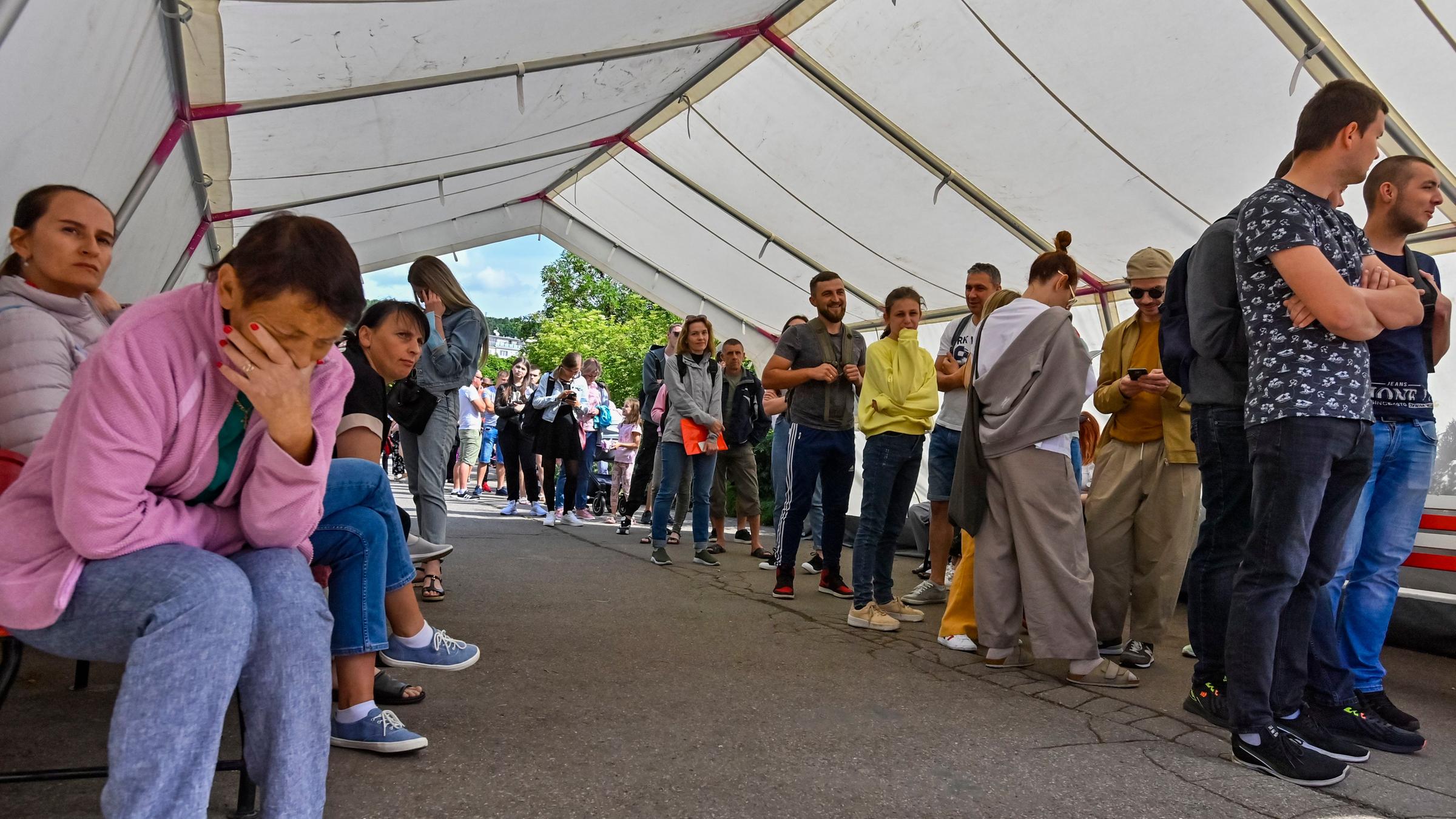 Ukrainische Flüchtlinge in einem regionalen Unterstützungszentrum in der tschechischen Hauptstadt Prag