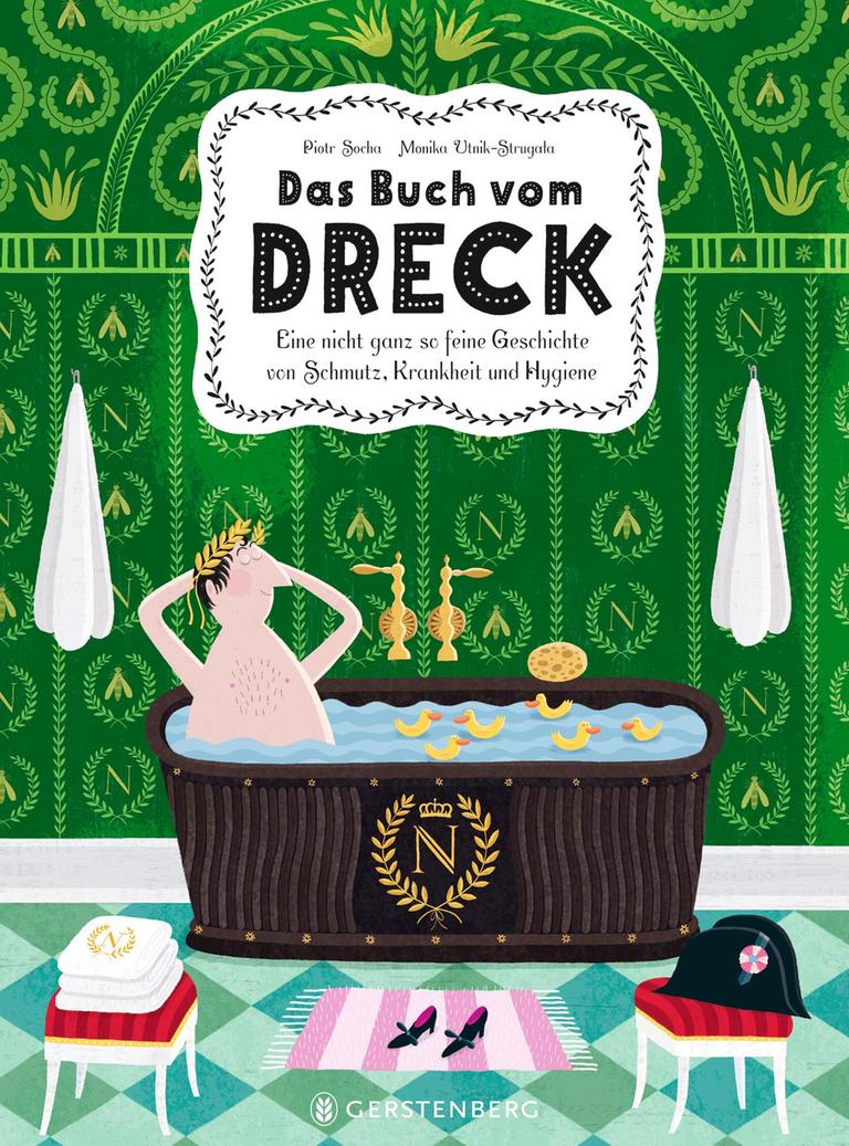 Auf dem Cover ist eine gemalte Szenerie zu sehen: Ein Mann mit einem goldenen Lorbeerkranz sitzt in einer Wanne, die mit einem goldenen „N“ verziert ist, in der Wanne schwimmen Gummienten. An der Wand mit grüner Tapete sind goldene Wasserhähne angebracht. Vor der Wanne steht ein paar spitz zulaufender Schuhe, davor zwei Hocker, auf dem einen Handtücher, auf dem anderen ein Hut im Stile Napoleon Bonapartes. Auf dem Cover ist eine gemalte Szenerie zu sehen: Ein Mann mit einem goldenen Lorbeerkranz sitzt in einer Wanne, die mit einem goldenen „N“ verziert ist, in der Wanne schwimmen Gummienten. An der Wand mit grüner Tapete sind goldene Wasserhähne angebracht. Vor der Wanne steht ein paar spitz zulaufender Schuhe, davor zwei Hocker, auf dem einen Handtücher, auf dem anderen ein Hut im Stile Napoleon Bonapartes.