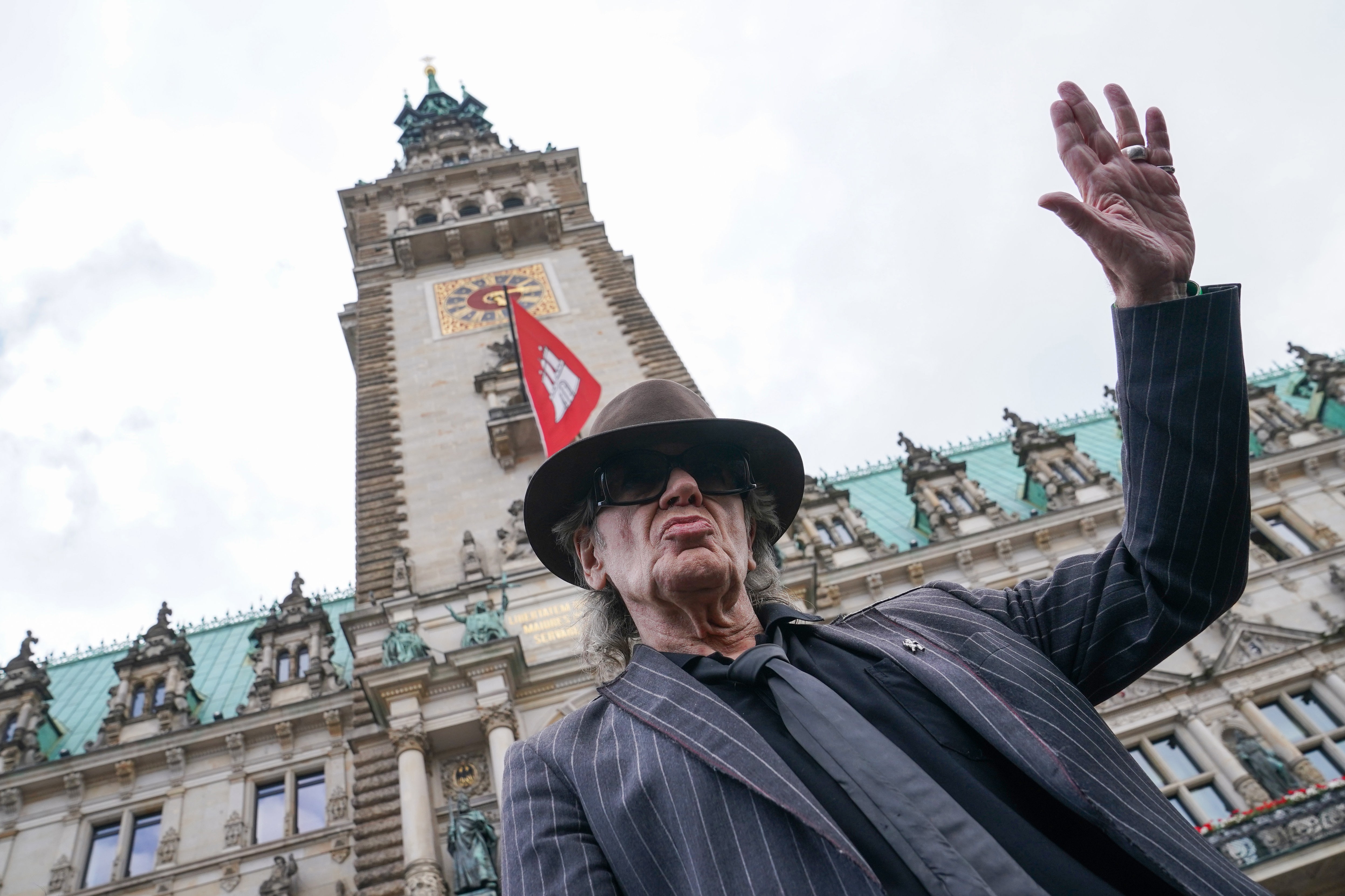 Udo Lindenberg wird Hamburger Ehrenbürger - Rocklegende mit Freifahrtschein 