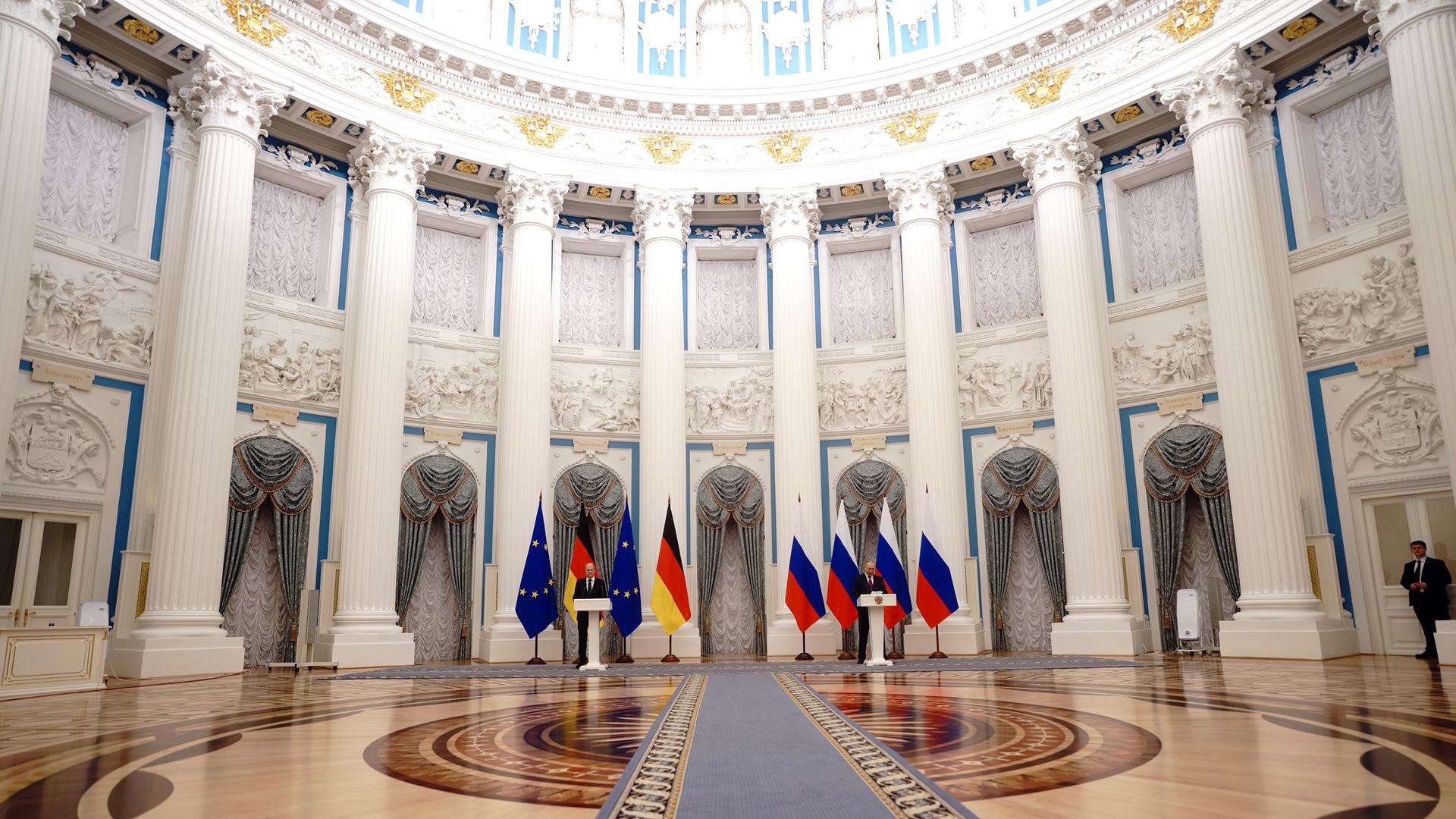 Bundeskanzler Scholz bei einer gemeinsamen Pressekonferenz mit Russlands Präsident Putin in Moskau Bundeskanzler Scholz bei einer gemeinsamen Pressekonferenz mit Russlands Präsident Putin in Moskau