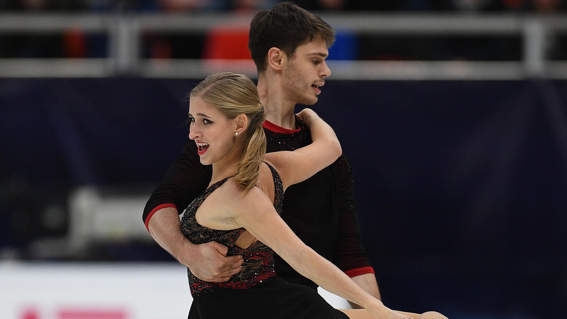 Fabienne Hase und Nolan Seegert beim Rostelecom Cup ISU Grand Prix in der Megasport Arena in Moskau

