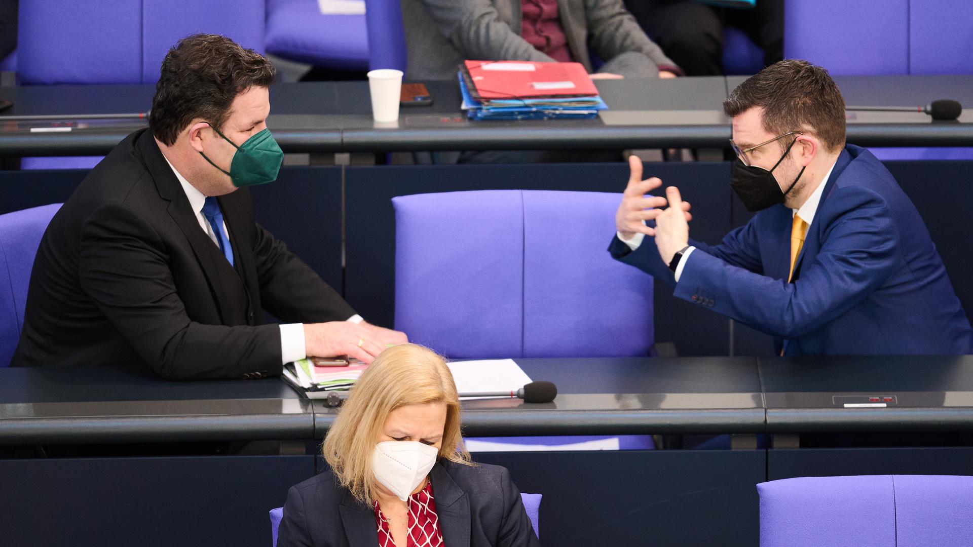Bundesinnenministerin Nancy Faeser (SPD) und Bundesjustizminister Marco Buschmann (FDP, r) Bundesinnenministerin Nancy Faeser (SPD) und Bundesjustizminister Marco Buschmann (FDP, r)