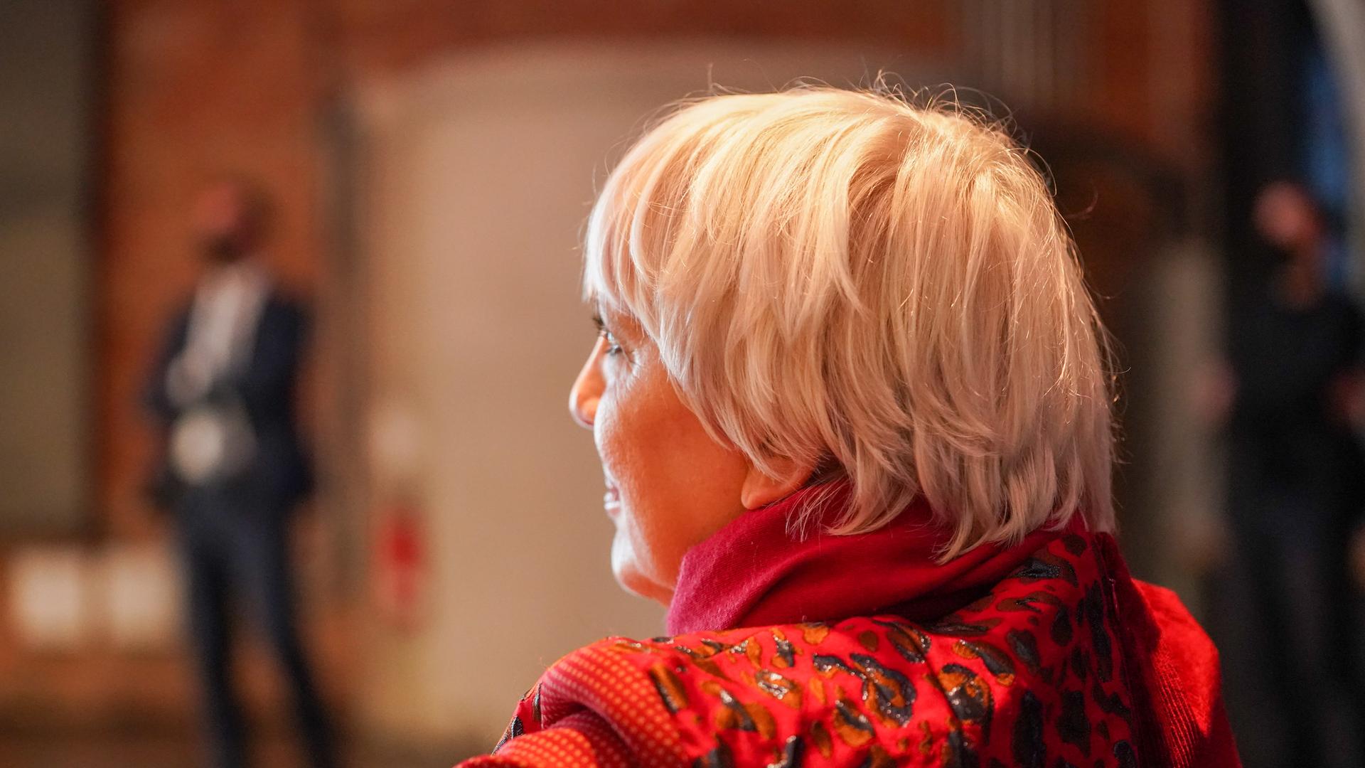 Claudia Roth bei der Vorstellung des Koalitionsvertrages - SPD - BUENDNIS 90/DIE GRUENEN und FDP am 24.11.2021 in Berlin. Claudia Roth bei der Vorstellung des Koalitionsvertrages - SPD - BUENDNIS 90/DIE GRUENEN und FDP am 24.11.2021 in Berlin.