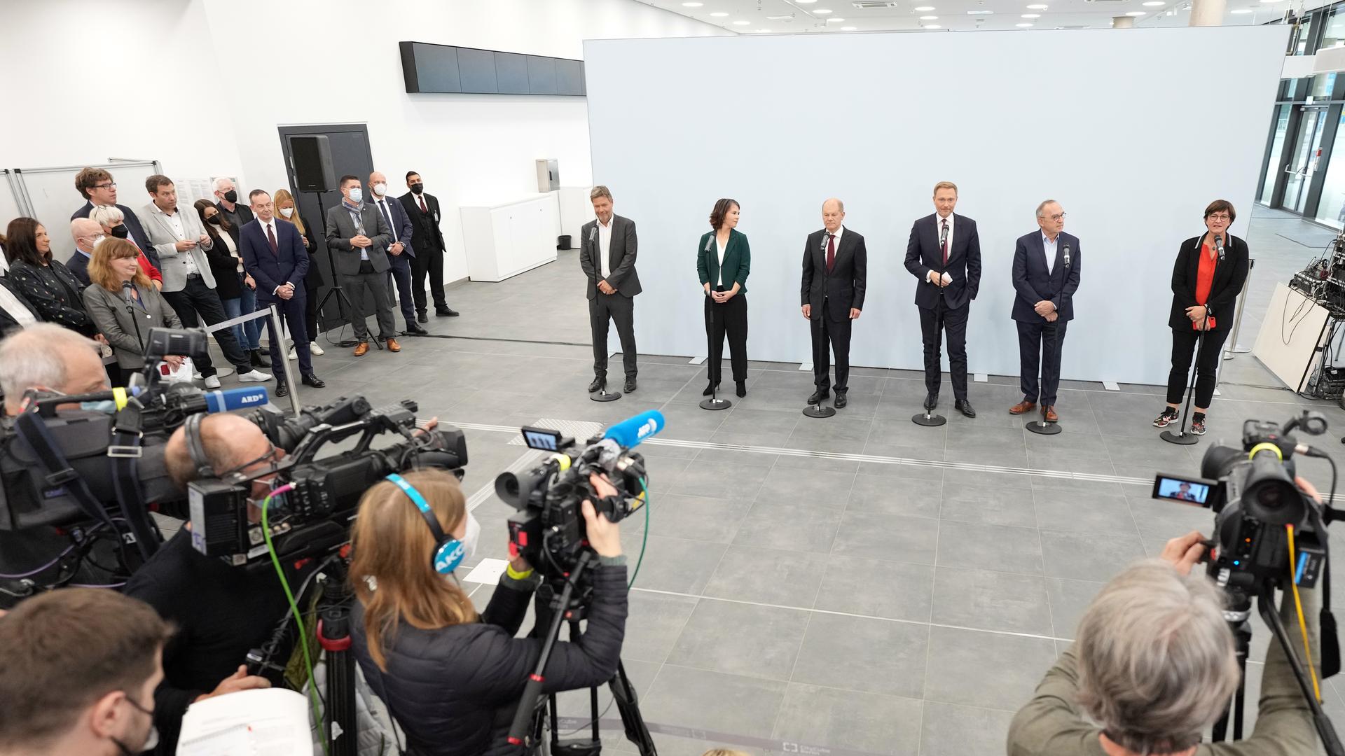 Pressekonferenz nach Sondierungsgesprächen Pressekonferenz nach Sondierungsgesprächen