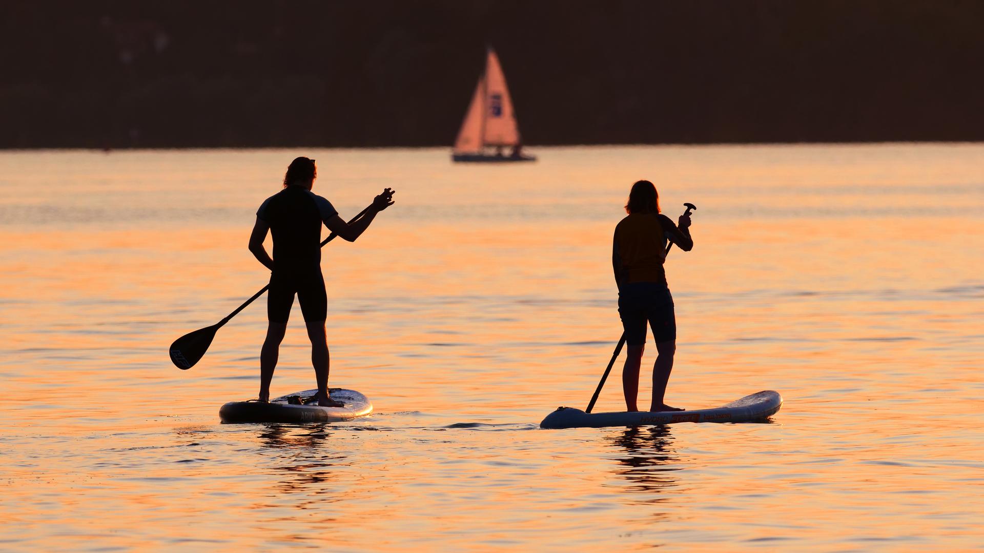 Stand-up-Paddler auf dem Berliner Wannsee Stand-up-Paddler auf dem Berliner Wannsee