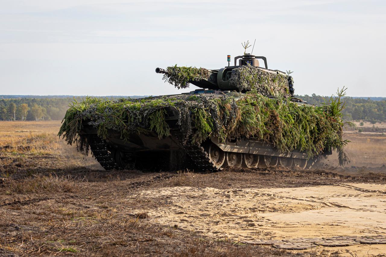Ein Schützenpanzer Puma nimmt an der Ausbildungs- und Lehrübung des Heeres teil. Ein Schützenpanzer Puma nimmt an der Ausbildungs- und Lehrübung des Heeres teil.