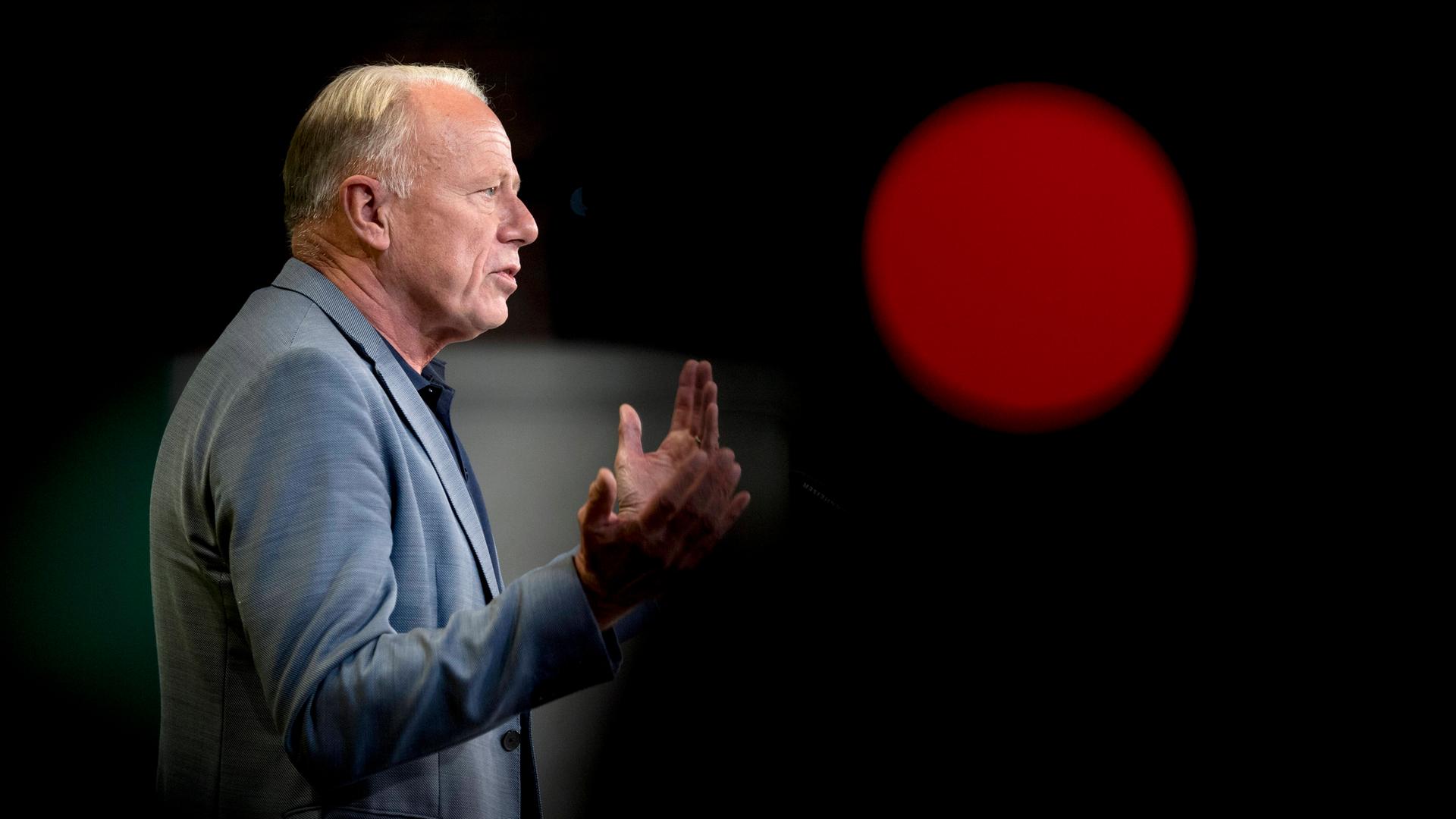 Jürgen Trittin (Bündnis 90/Die Grünen)hält eine Rede Jürgen Trittin (Bündnis 90/Die Grünen)hält eine Rede
