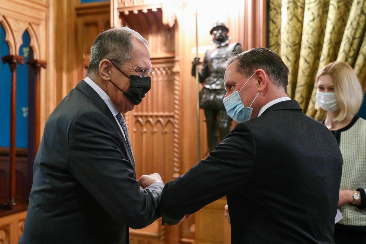 Russlands Außenminister  Sergej Lawrow trifft im Dezember 2020 den Bundessprecher der AfD
