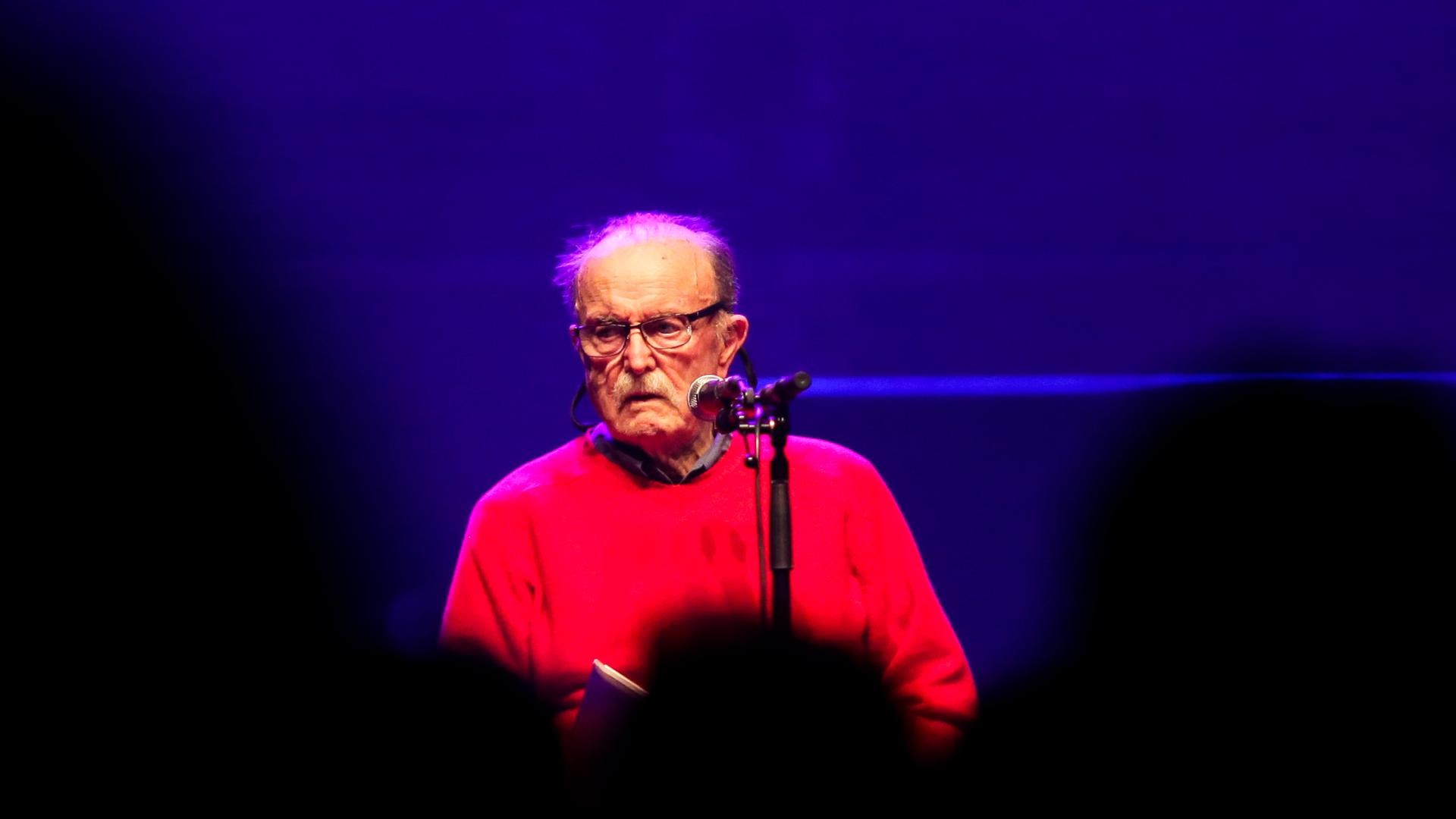Der US-amerikanische Komponist Alvin Lucier bei Berliner MaerzMusik-Festival im Jahr 2017. Der US-amerikanische Komponist Alvin Lucier bei Berliner MaerzMusik-Festival im Jahr 2017.