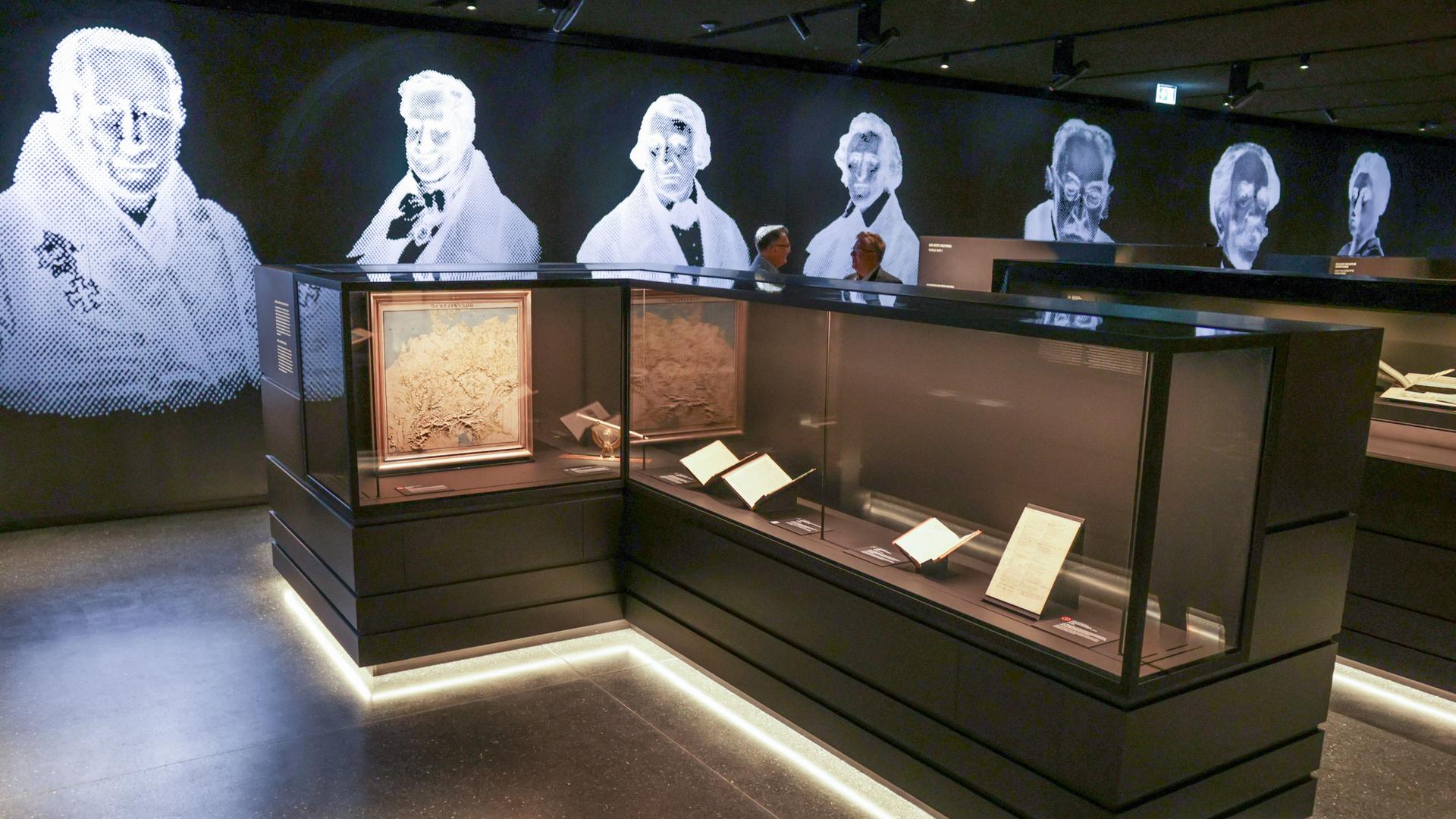 In neuen Ausstellungsräumen der Staatsbibliothek sind wertvolle Bücher und Handschriften zu sehen. In neuen Ausstellungsräumen der Staatsbibliothek sind wertvolle Bücher und Handschriften zu sehen.