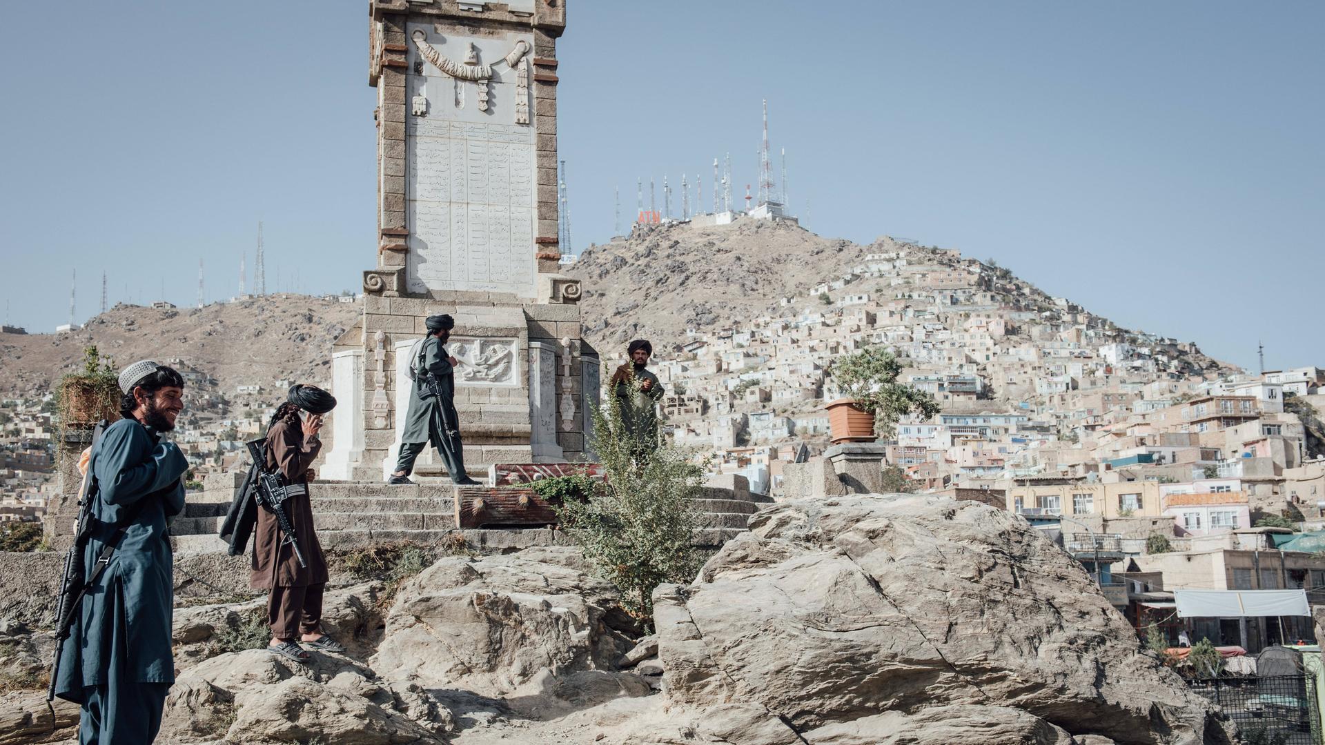 Taliban visit a historical monument in Kabul city on September 9. PUBLICATIONxINxGERxSUIxAUTxONLY AdrienxVautierx/xLexP Taliban visit a historical monument in Kabul city on September 9. PUBLICATIONxINxGERxSUIxAUTxONLY AdrienxVautierx/xLexP
