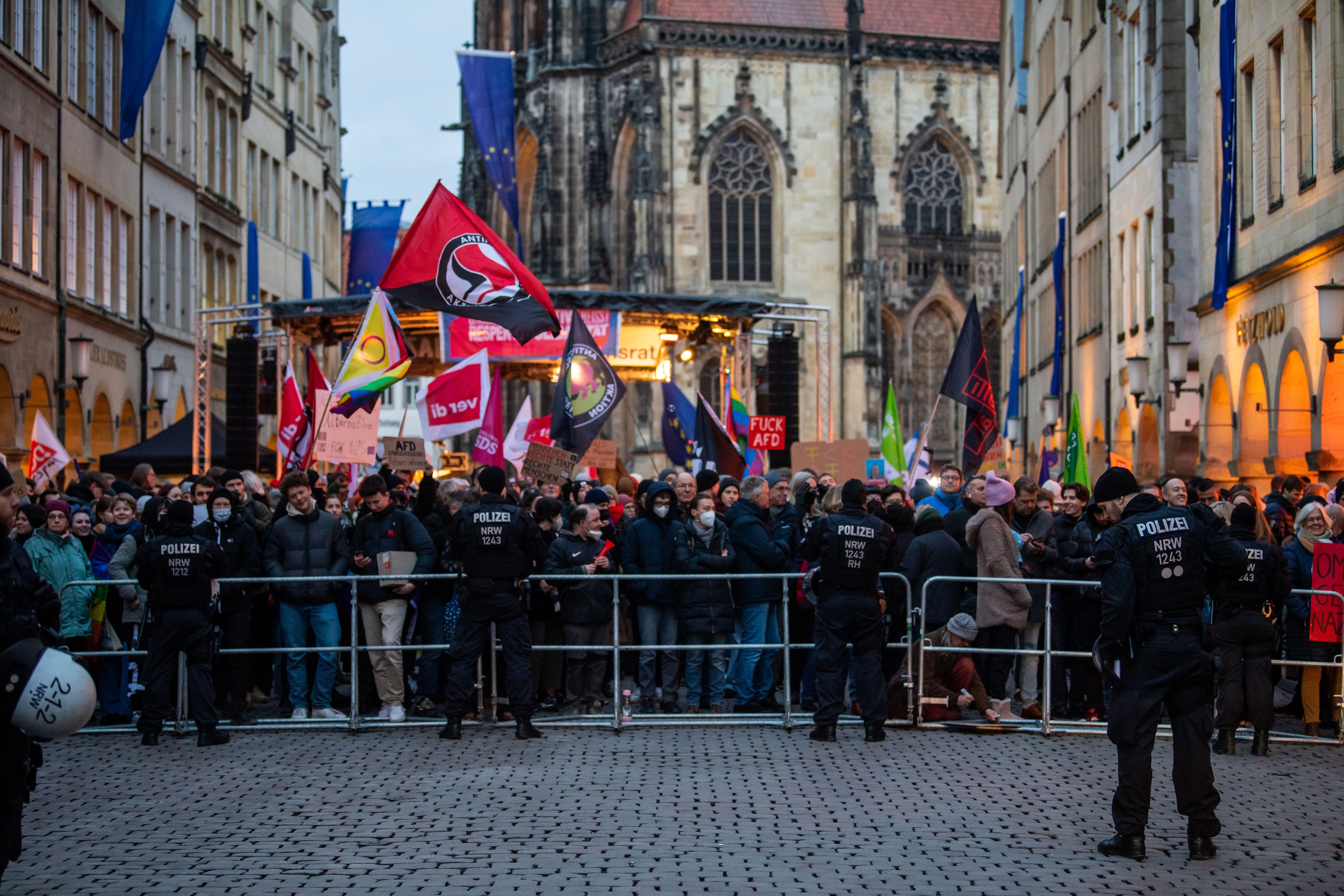 Münster - Tausende demonstrieren gegen AfD-Neujahrsempfang im Rathaus