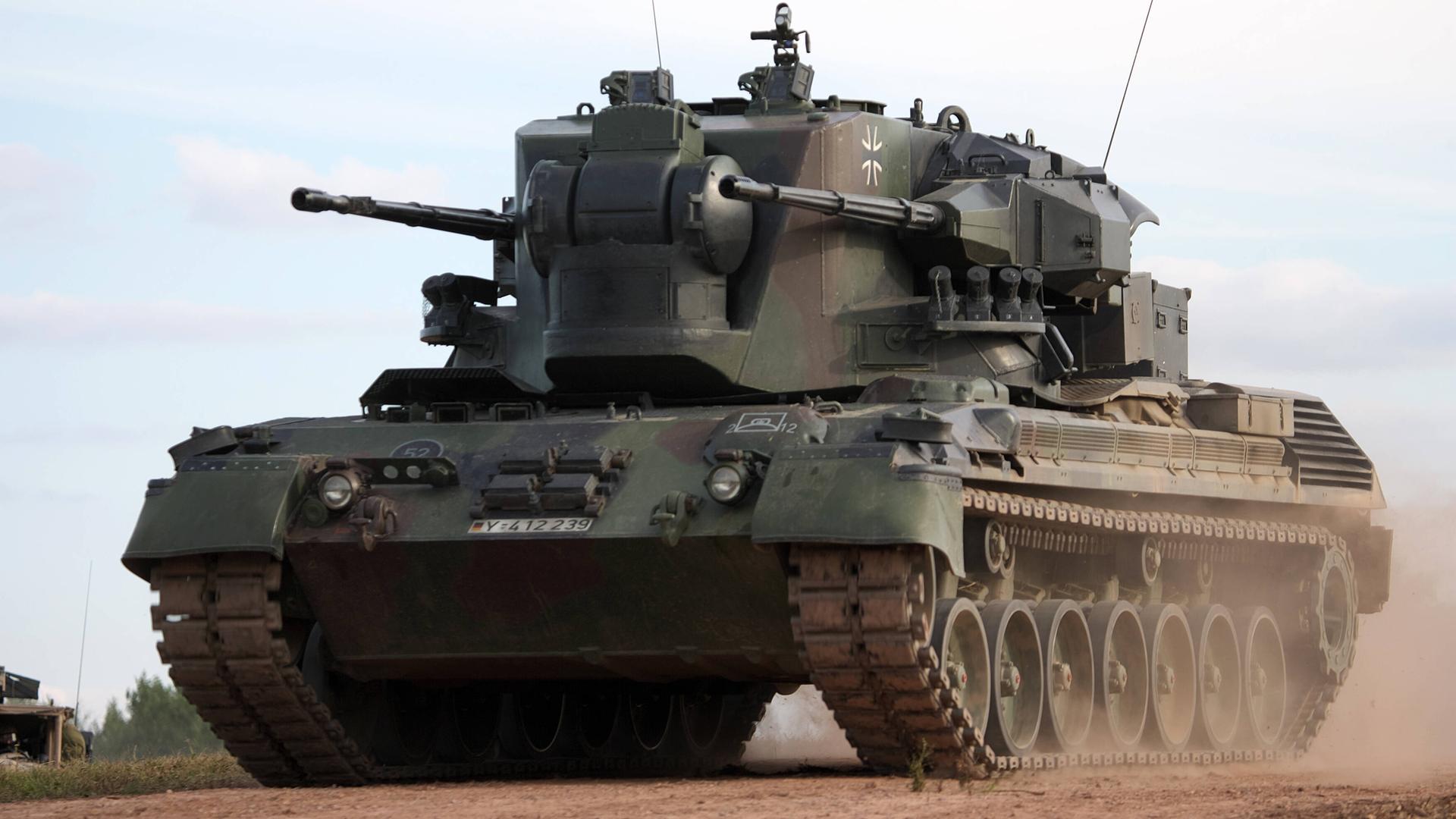Der Flugabwehrkanonenpanzer vom Typ Gepard werden von der Bundesrepublik Deutschland an die Ukraine geliefert Der Flugabwehrkanonenpanzer vom Typ Gepard werden von der Bundesrepublik Deutschland an die Ukraine geliefert