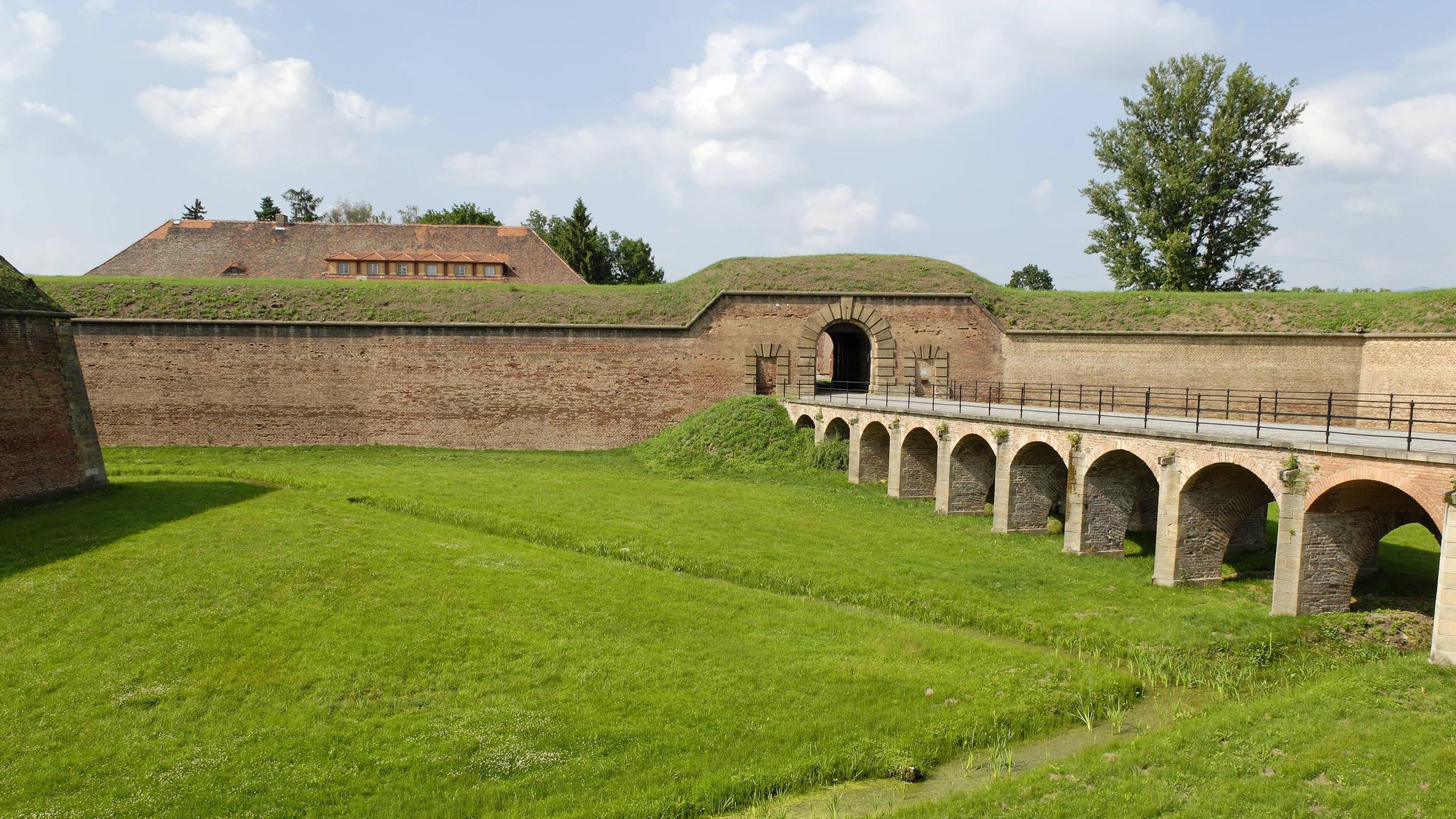 Mauern im ehemaligen Internierungslager Theresienstadt 