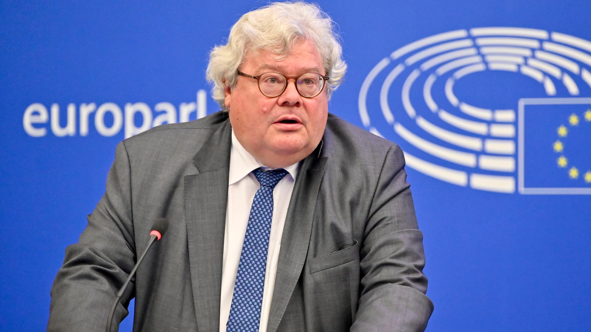 Der Grünen-Europapolitiker Reinhard Bütikofer bei einer Pressekonferenz Der Grünen-Europapolitiker Reinhard Bütikofer bei einer Pressekonferenz