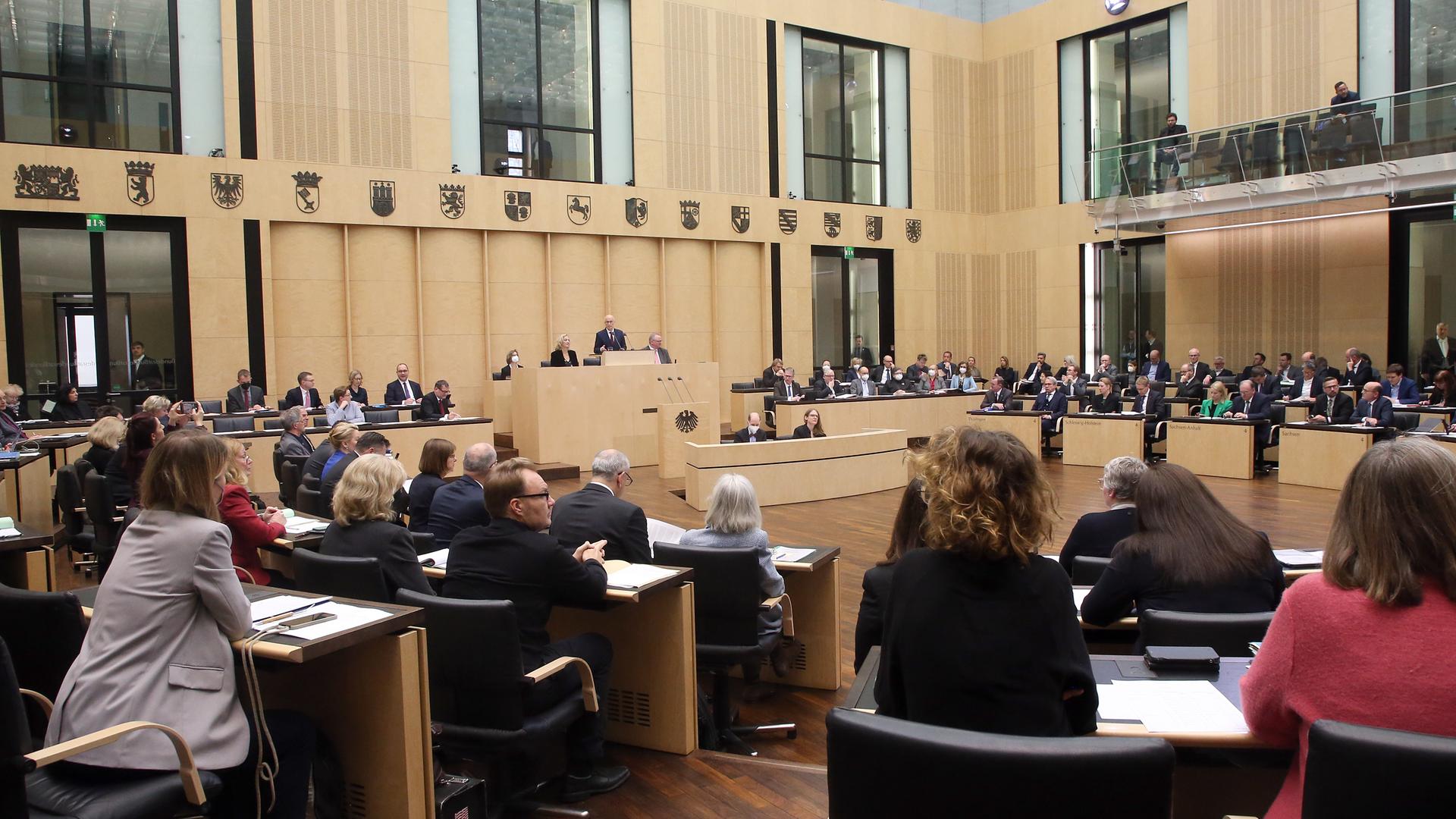 Berlin: Die Länderkammer mit den Abgeordneten