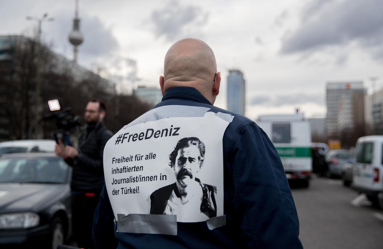 Demonstration für die Freilassung von Deniz Yücel in Berlin, Germany, 28 February 2017.Aufnahmedatum
28.02.2017
