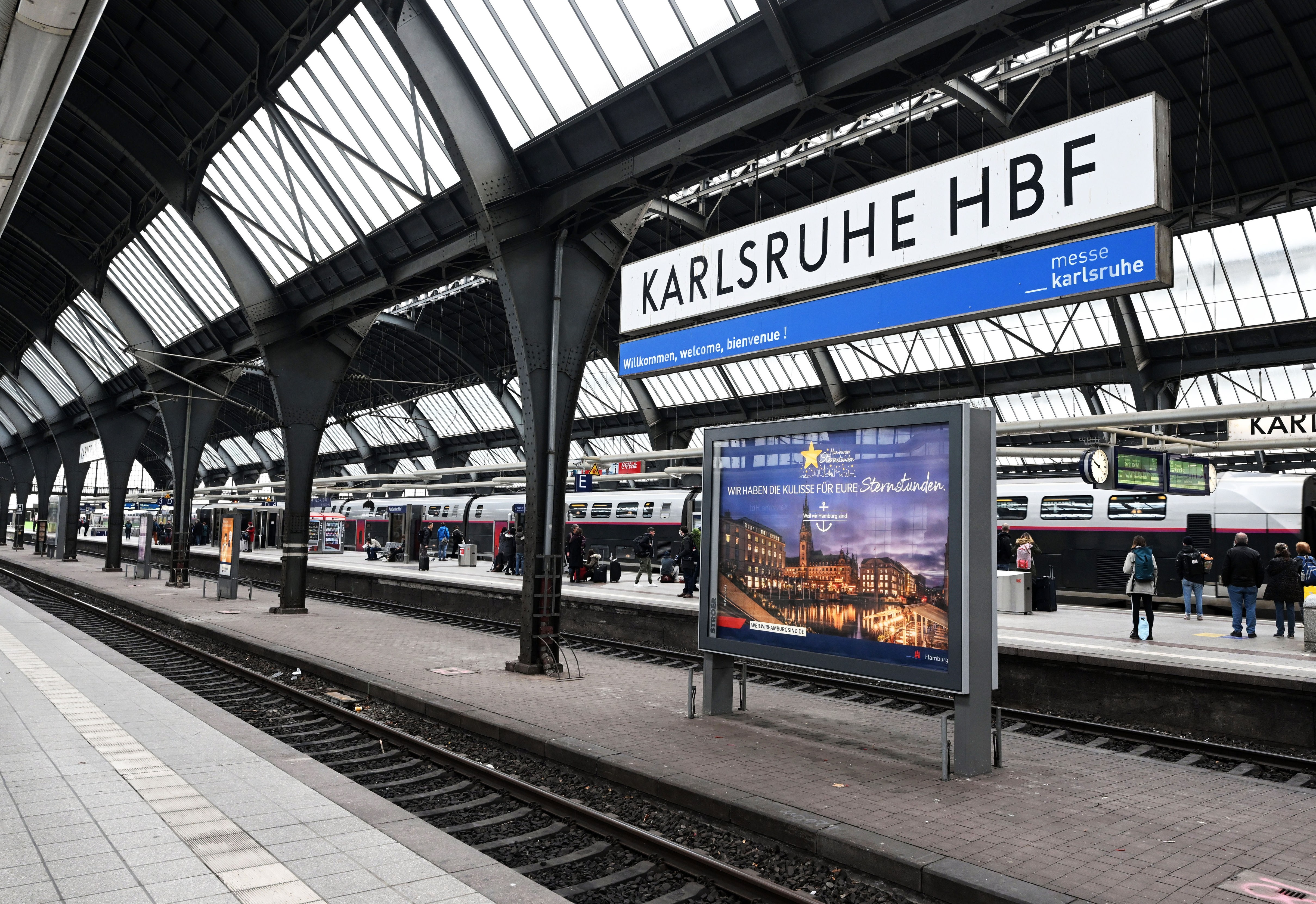 Bombenfund - Bahnstrecke Karlsruhe-Basel gesperrt