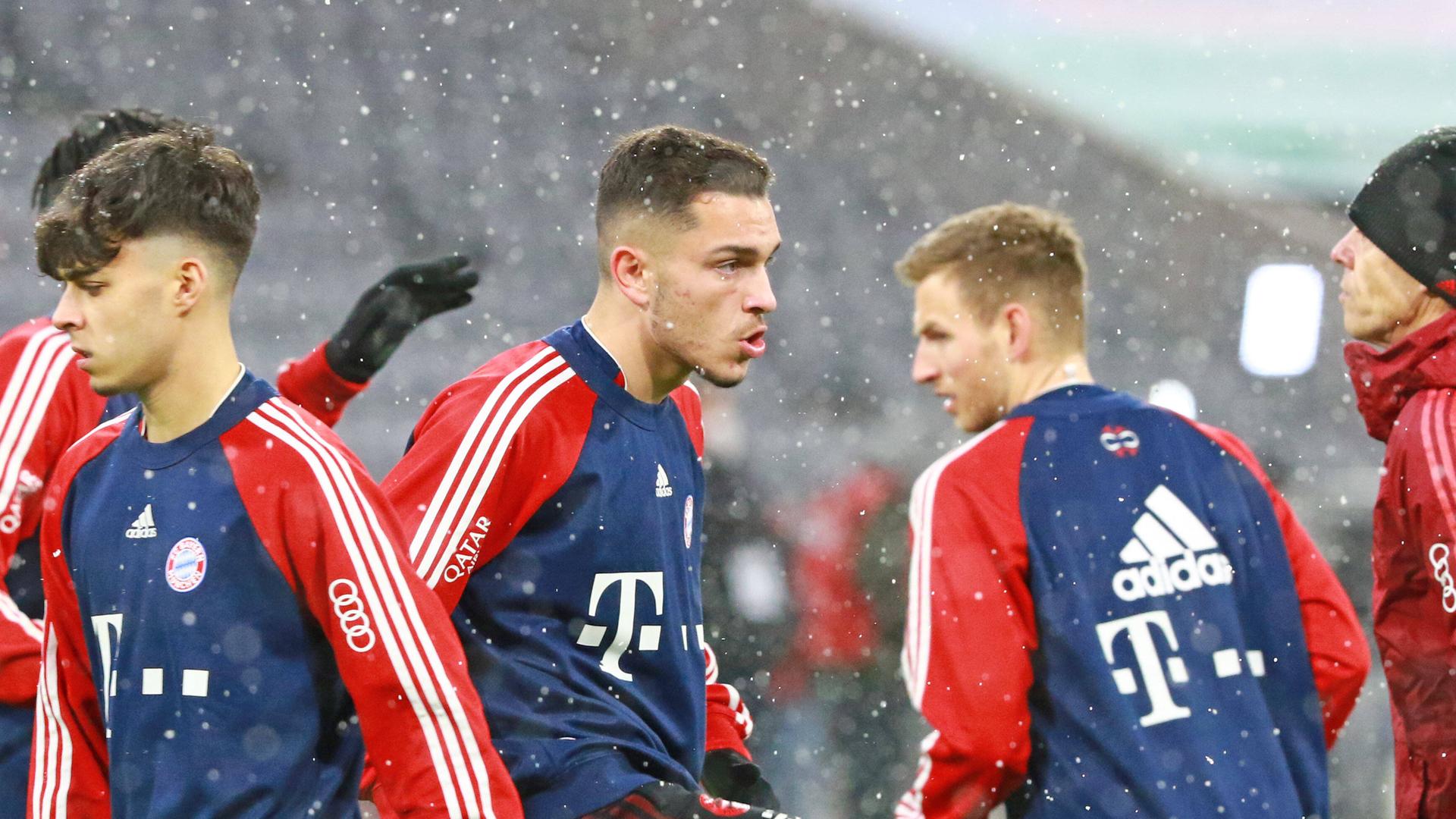 Wenig bekannte Gesichter beim Spiel der Bayern gegen Gladbach wegen Corona: (v.l.) Lucas Copado, Arijon Ibrahimovic, Timo Kern Wenig bekannte Gesichter beim Spiel der Bayern gegen Gladbach wegen Corona: (v.l.) Lucas Copado, Arijon Ibrahimovic, Timo Kern