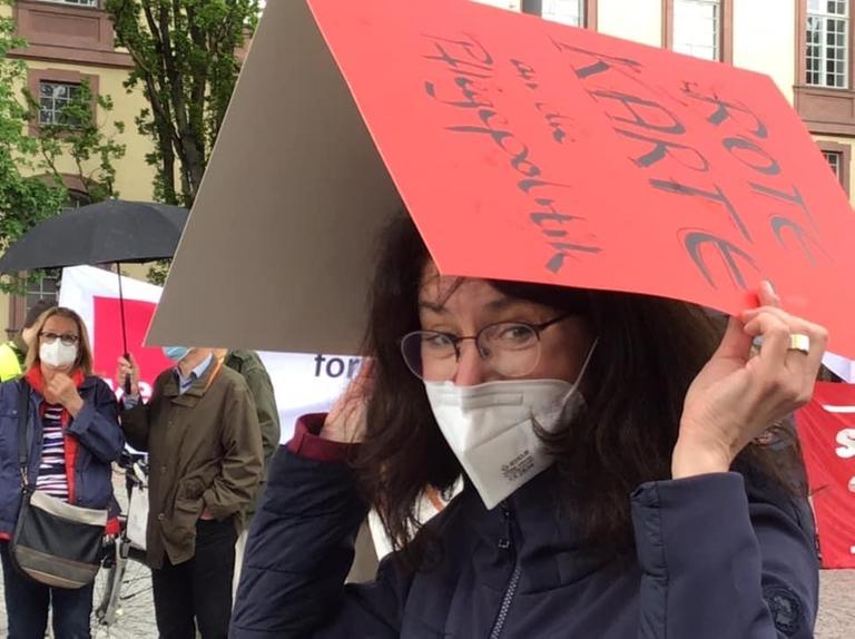 Die katholische Betriebsseelsorgerin Ingrid Reidt setzt sich für Arbeitskämpfe in der Pflege ein. Die katholische Betriebsseelsorgerin Ingrid Reidt setzt sich für Arbeitskämpfe in der Pflege ein.