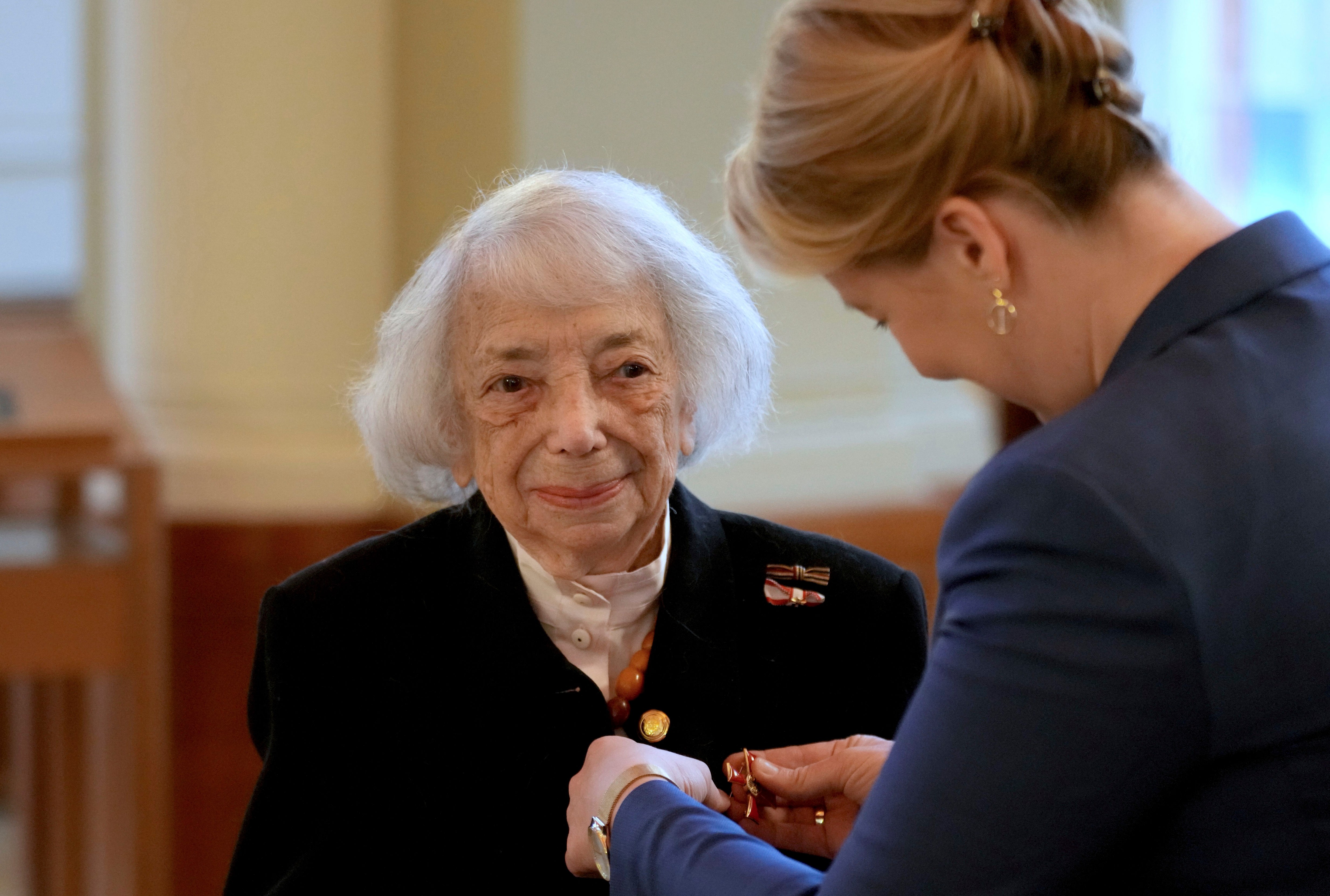 Ehrung - Holocaust-Überlebende Margot Friedländer bekommt Bundesverdienstkreuz