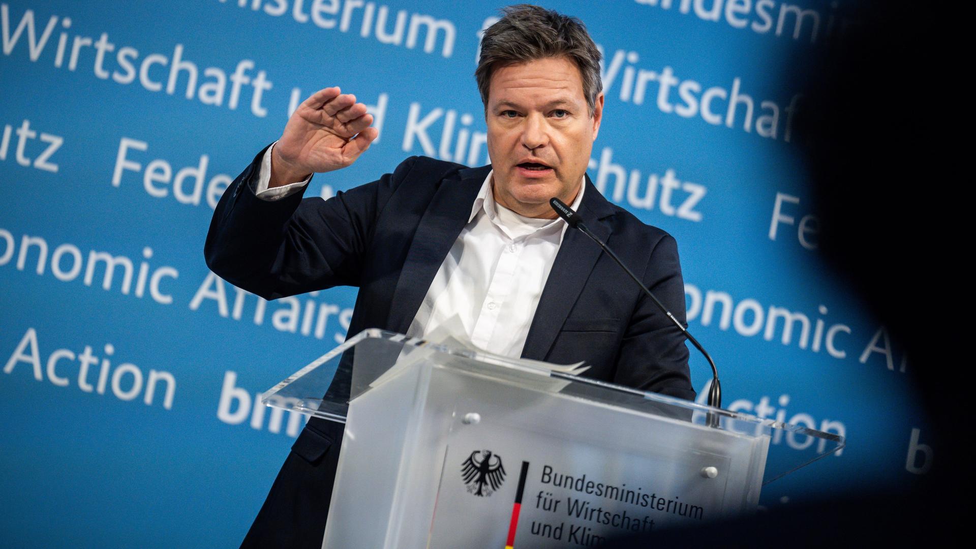 Industrie Habeck Will Umstellung Auf Klimafreundliche 