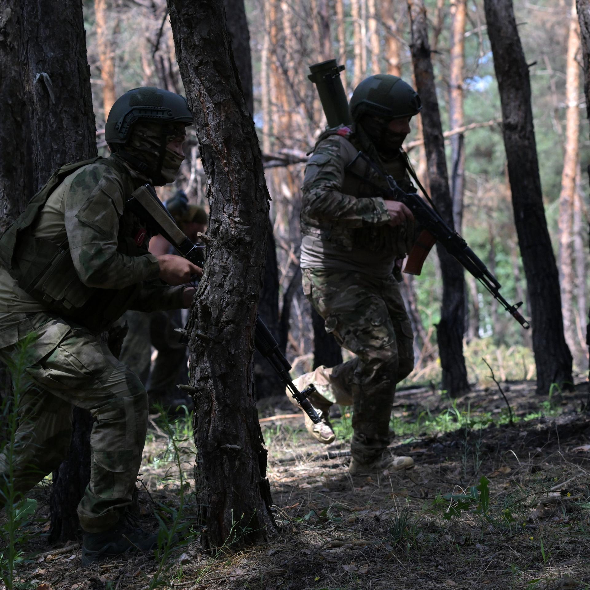 Ukrainische Soldaten in der Region Donezk am 13. Juli 2023