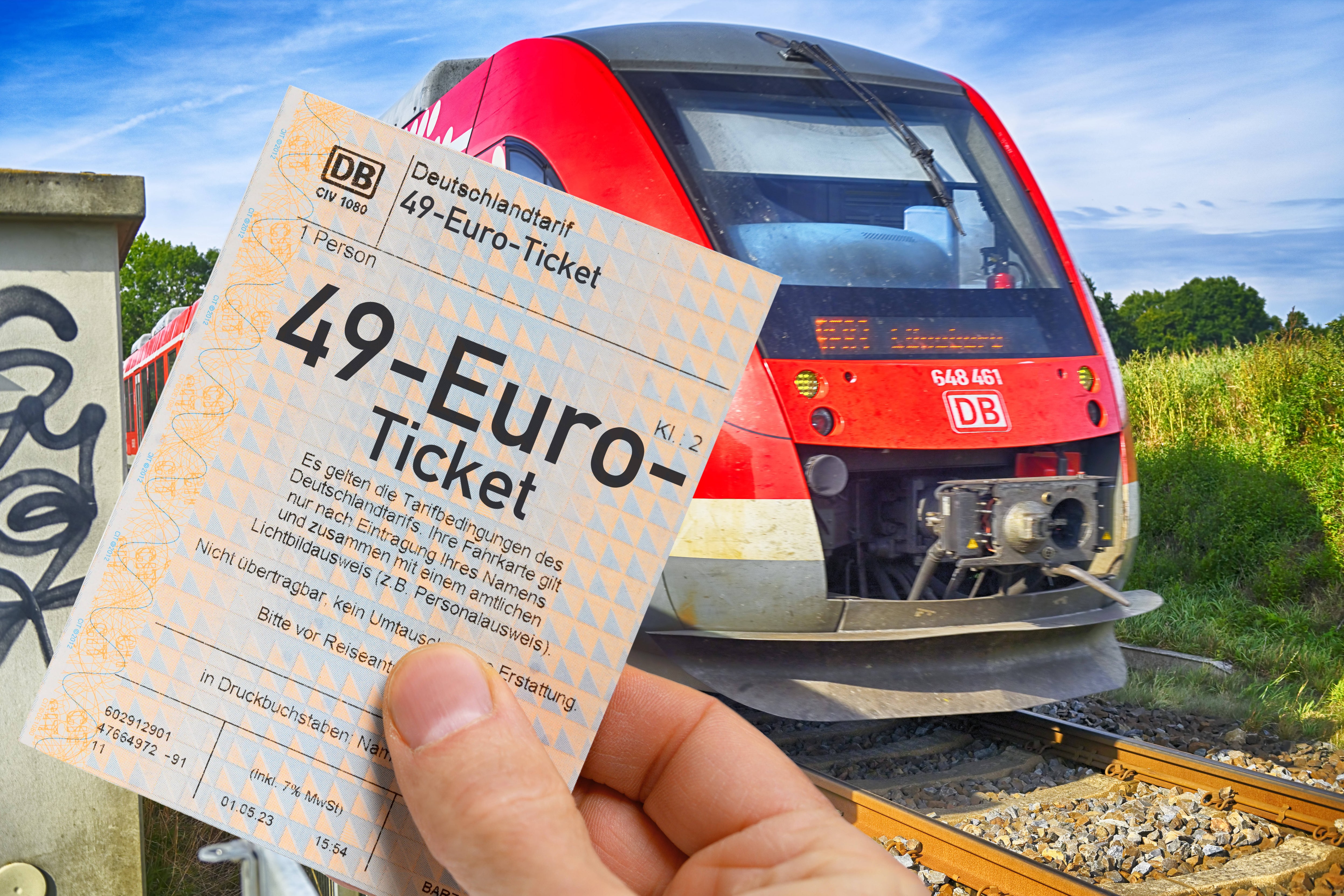 Kabinett - 49-Euro-Ticket soll zum 1. Mai kommen