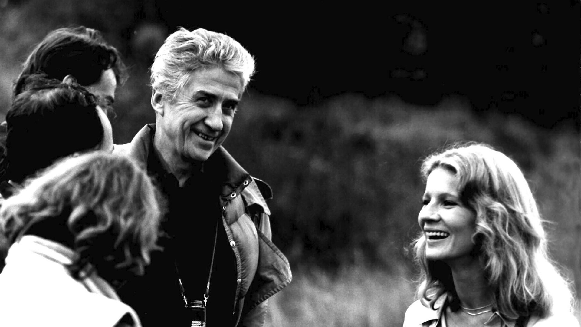 Regisseur Alain Resnais 1980 mit Schauspieler Nicole Garcia am Set zum Film " Mein Onkel aus Amerika Regisseur Alain Resnais 1980 mit Schauspieler Nicole Garcia am Set zum Film " Mein Onkel aus Amerika