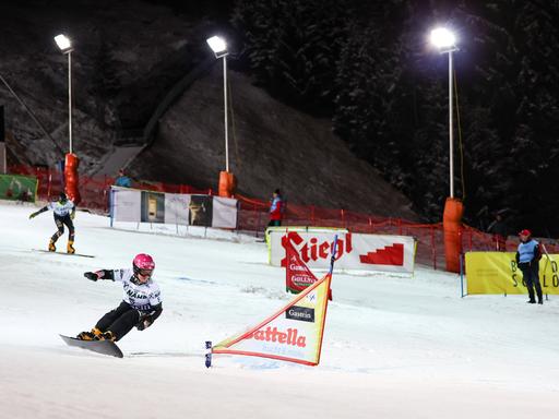 Die deutsche Snowboarderin Ramona Hofmeister beim Weltcup im öterreichischen Gastein.