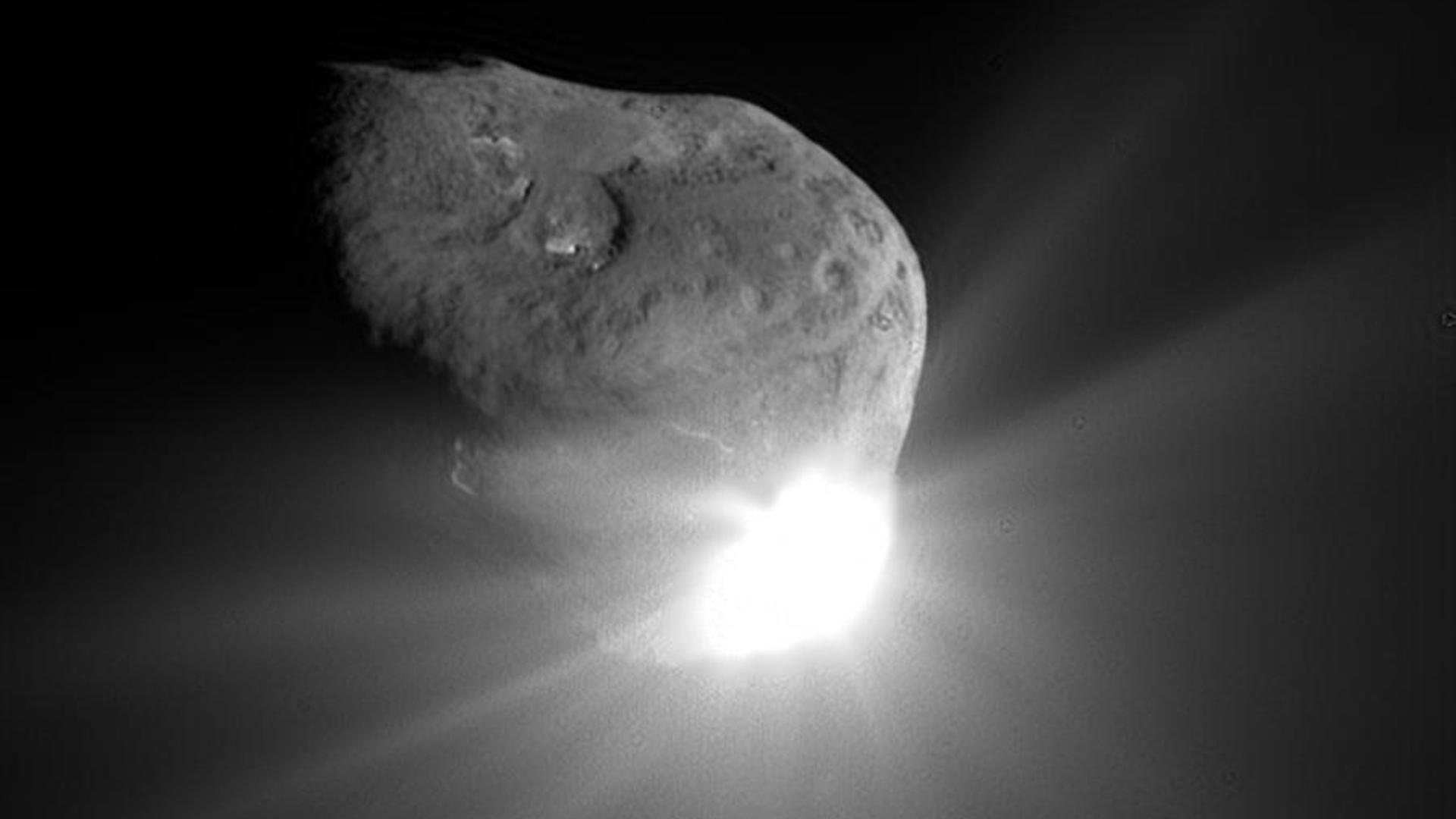 Einschlag der Sonde „Deep Impact“ in den Kometen Tempel 1