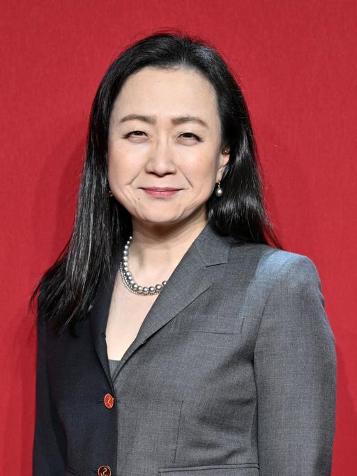 Autorin Min Jin Lee wurde 1968 in Seoul/Südkorea geboren und lebt seit ihrer Kindheit in den USA.