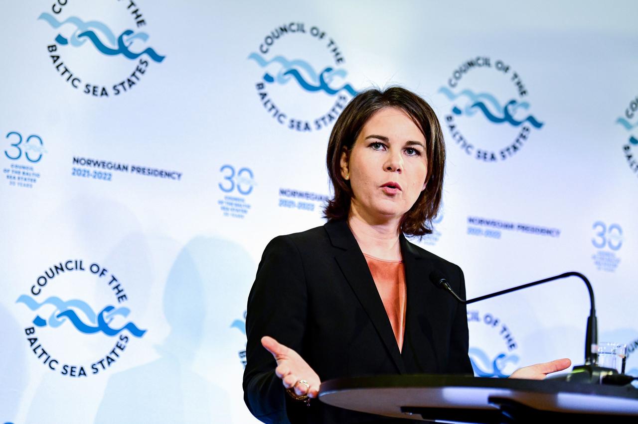 Bundesaußenministerin Annalena Baerbock (Bündnis 90/Die Grüne) spricht während der Tagung der Außenminister des Ostsee-Rats auf einer Pressekonferenz.
