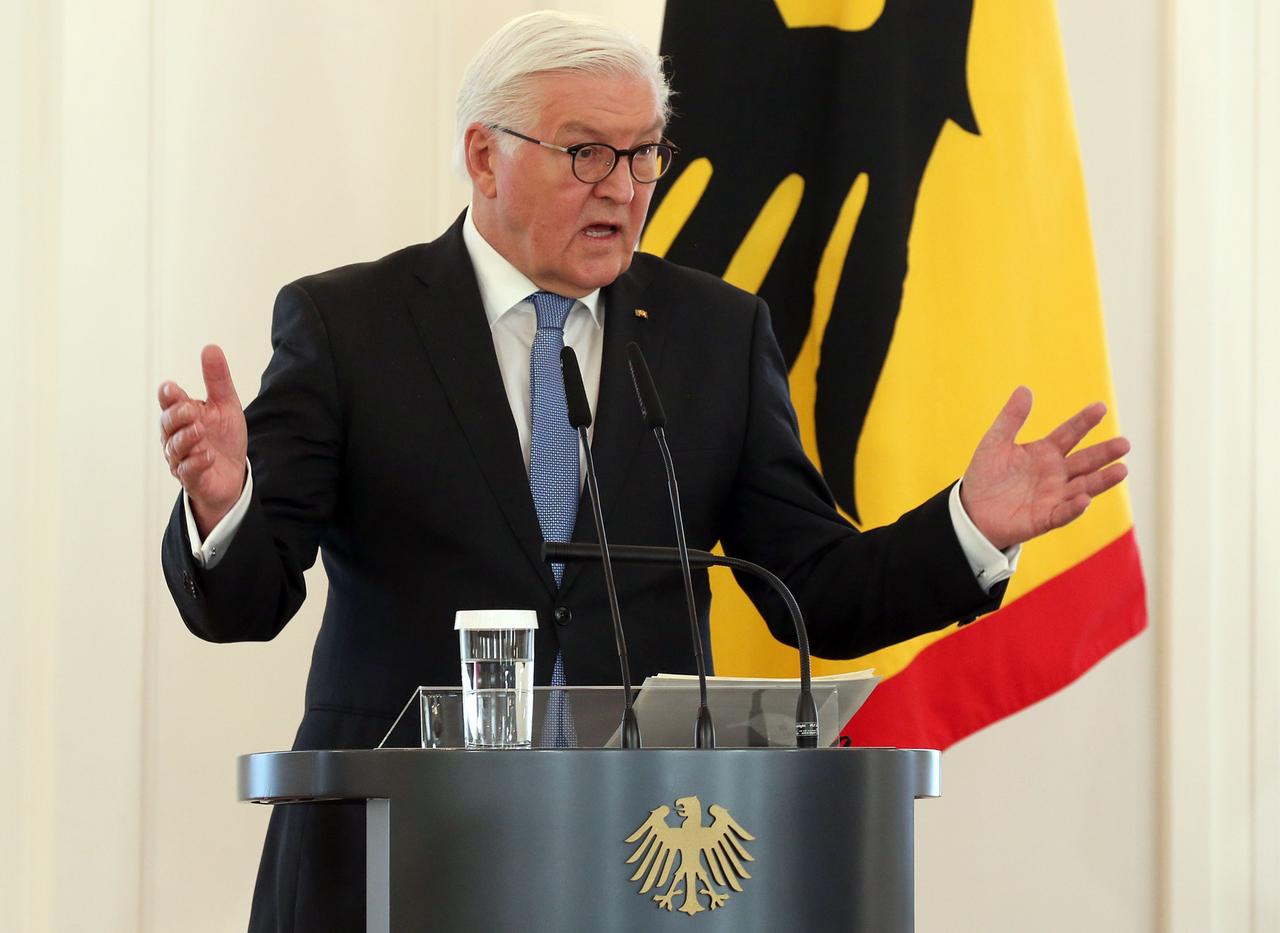 Bundespräsident Steinmeier steht hinter einem Rednerpult. Bundespräsident Steinmeier steht hinter einem Rednerpult.