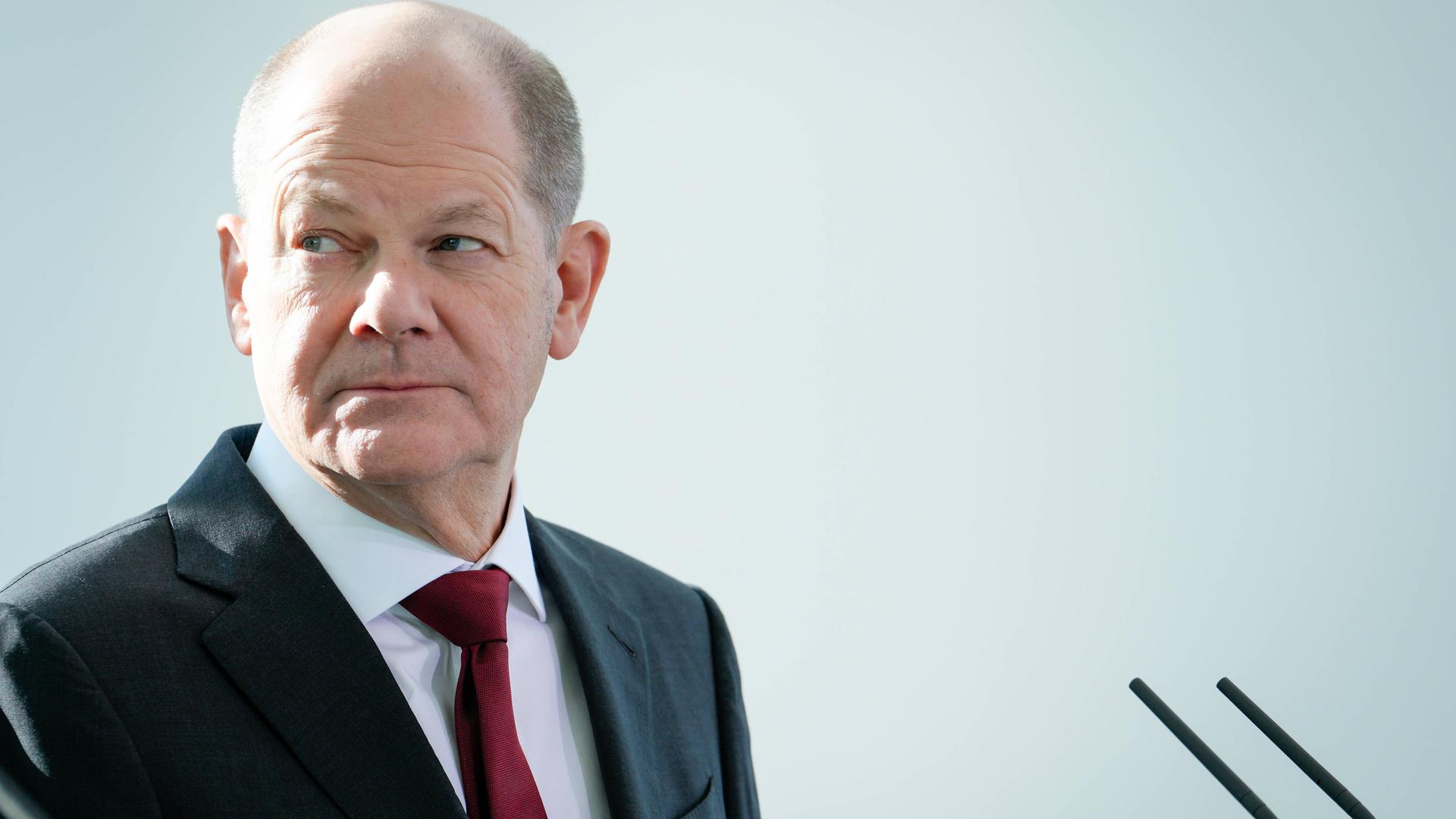 Bundeskanzler Olaf Scholz spricht in einer Pressekonferenz. Bundeskanzler Olaf Scholz spricht in einer Pressekonferenz.