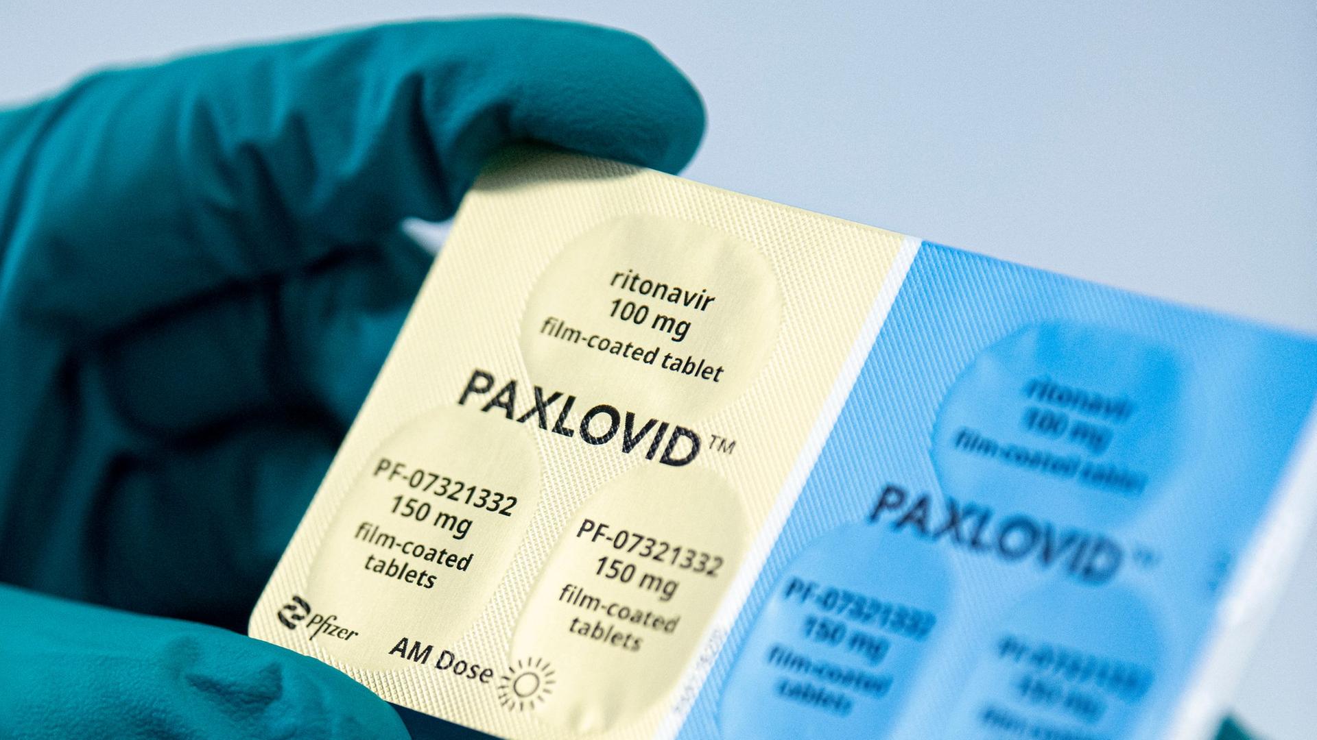 Corona-Pandemie - Intensivmediziner ruft Ärzte zum Einsatz von Paxlovid auf