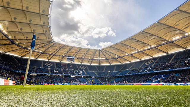 Als Spielort für die Fußball-Europameisterschaft 2024 eingeplant: Volksparkstadion in Hamburg