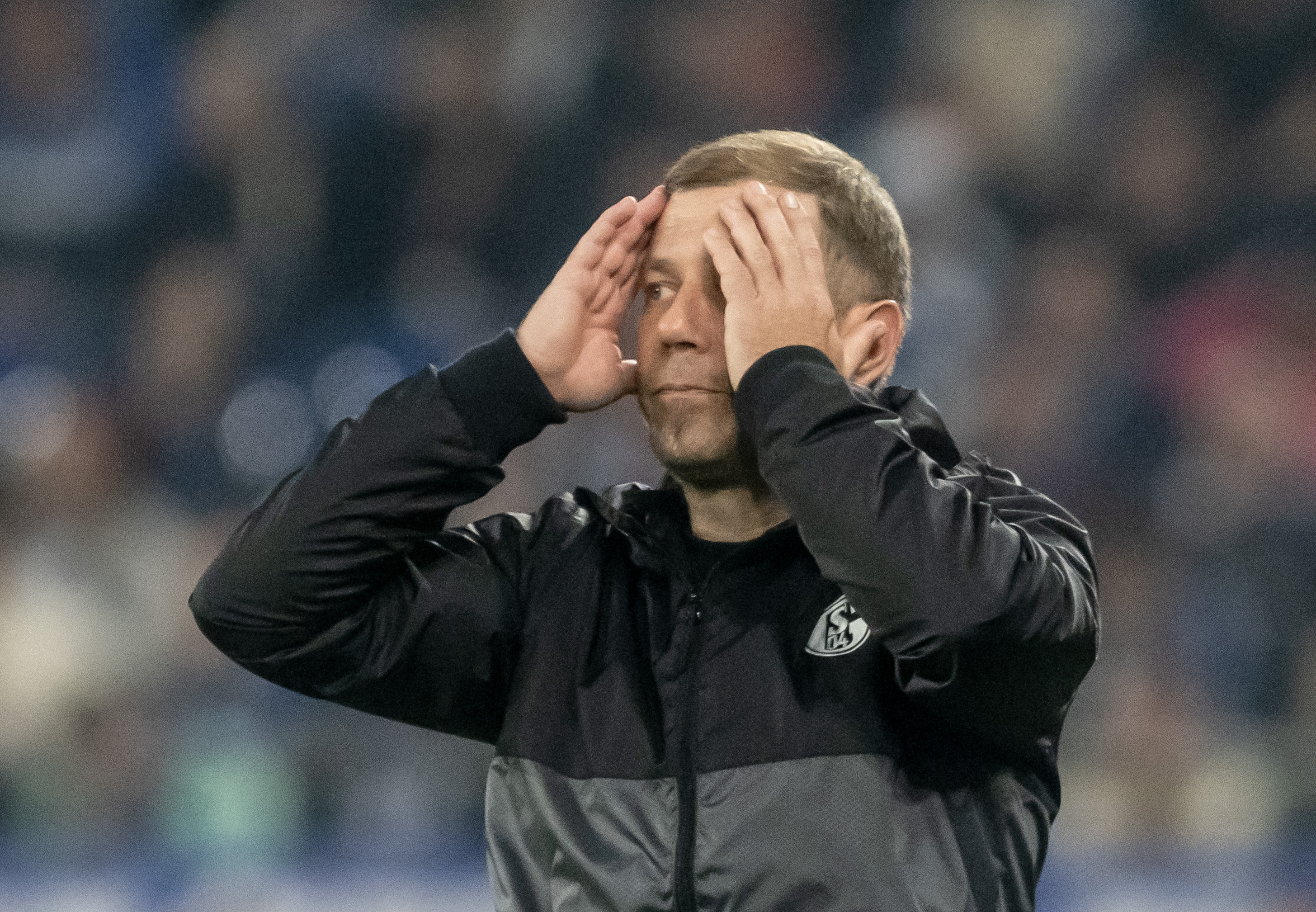 Bundesliga – Schalke sack coach Kramer