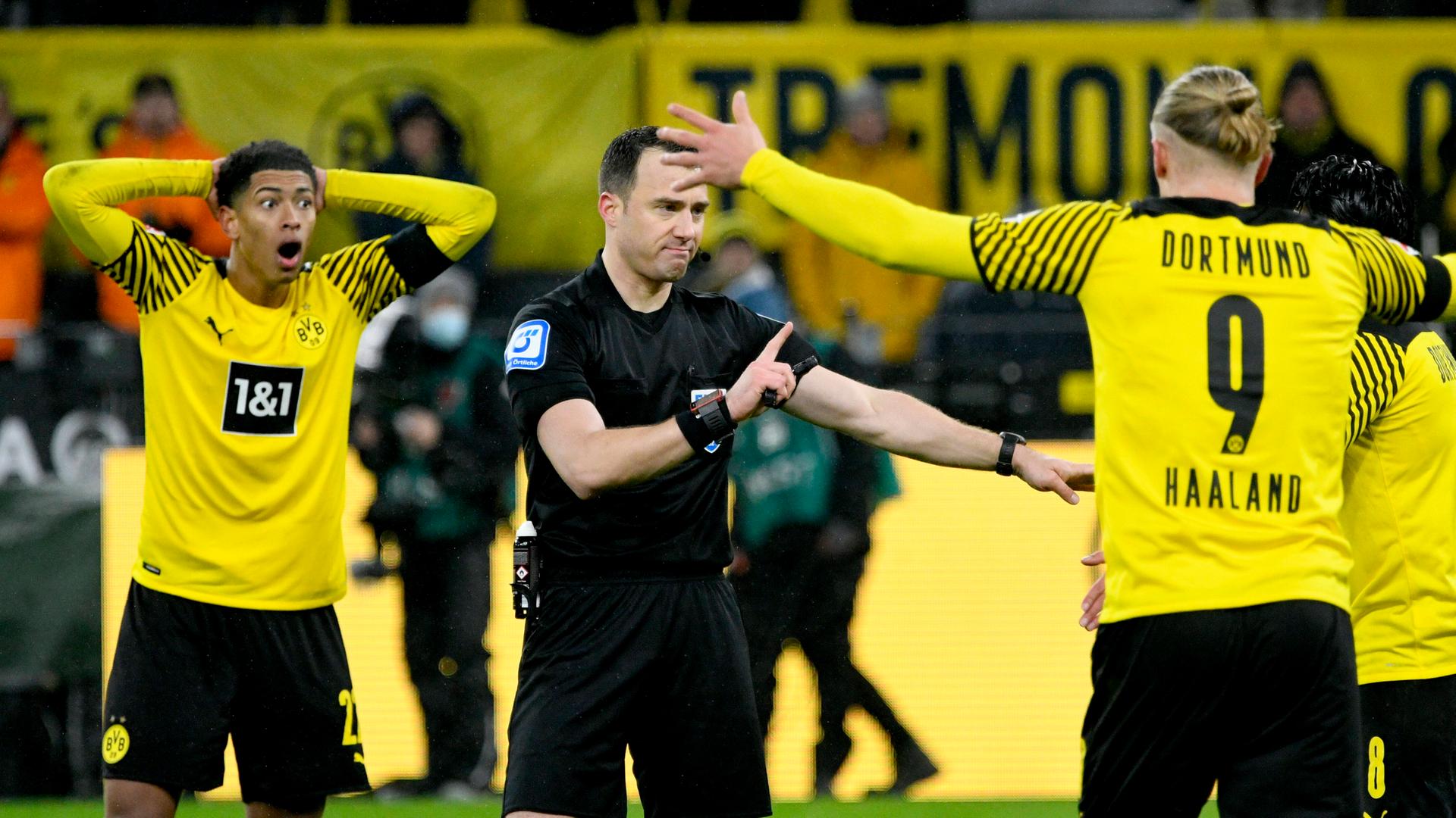 Dortmund gegen Bayern - Hitzige Schiedsrichter-Debatte nach Bundesliga-Topspiel