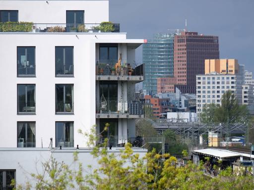 Neubau in Berlin, Stadtansicht in der Ferne