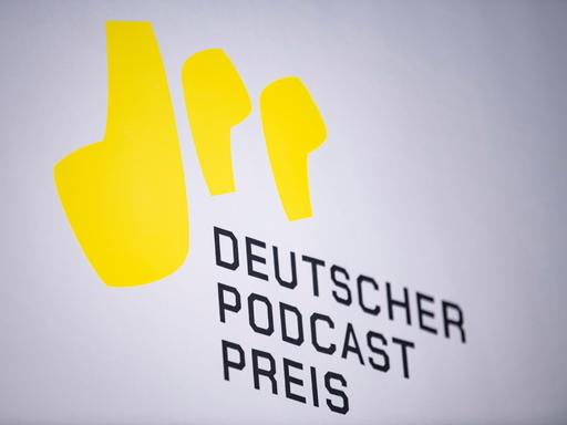 Logo des Deutschen Podcast Preises.