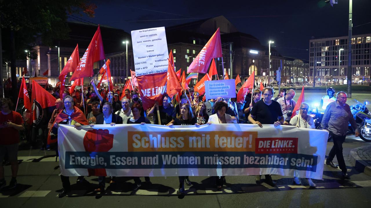 Angst Vor Steigenden Preisen - Erste "Montagsdemo" In Leipzig ...