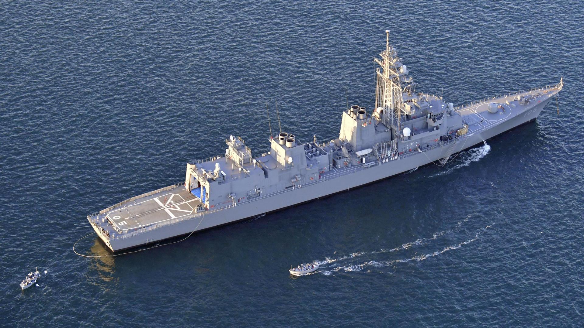Ein 4.550 Tonnen schwerer Zerstörer der japanischen Selbstverteidigungskräfte. Ein 4.550 Tonnen schwerer Zerstörer der japanischen Selbstverteidigungskräfte.