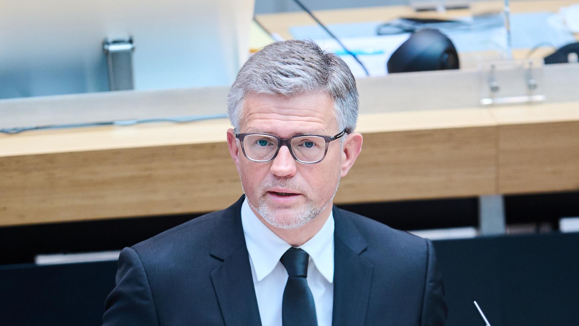 Andrej Melnyk, Botschafter der Ukraine in Deutschland, spricht als Gast im Berliner Abgeordnetenhaus Andrej Melnyk, Botschafter der Ukraine in Deutschland, spricht als Gast im Berliner Abgeordnetenhaus