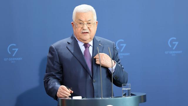 Mahmoud Abbas, Präsident der Palästinensischen Autonomiebehörde, während einer Pressekonferenz im Bundeskanzleramt in Berlin