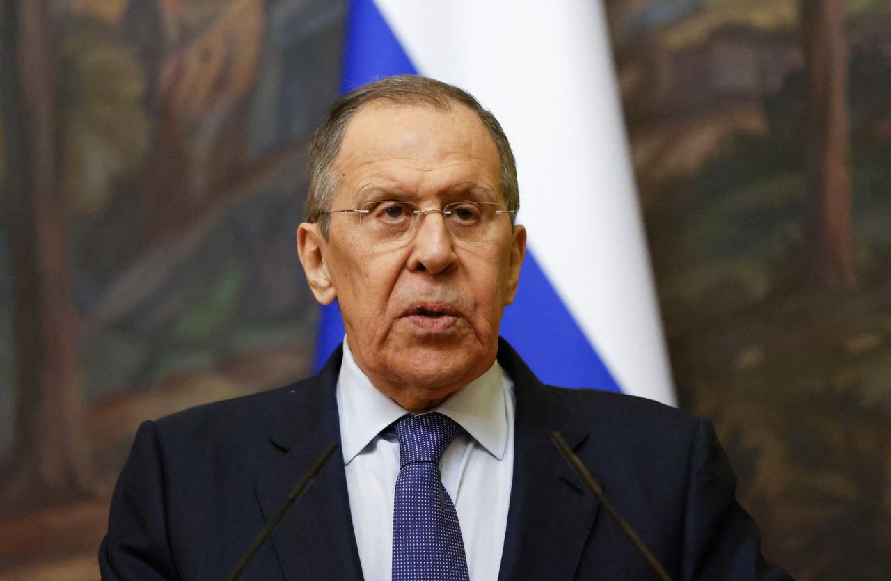 Der russische Außenminister Sergei Lawrow spricht bei einer Pressekonferenz. Der russische Außenminister Sergei Lawrow spricht bei einer Pressekonferenz.