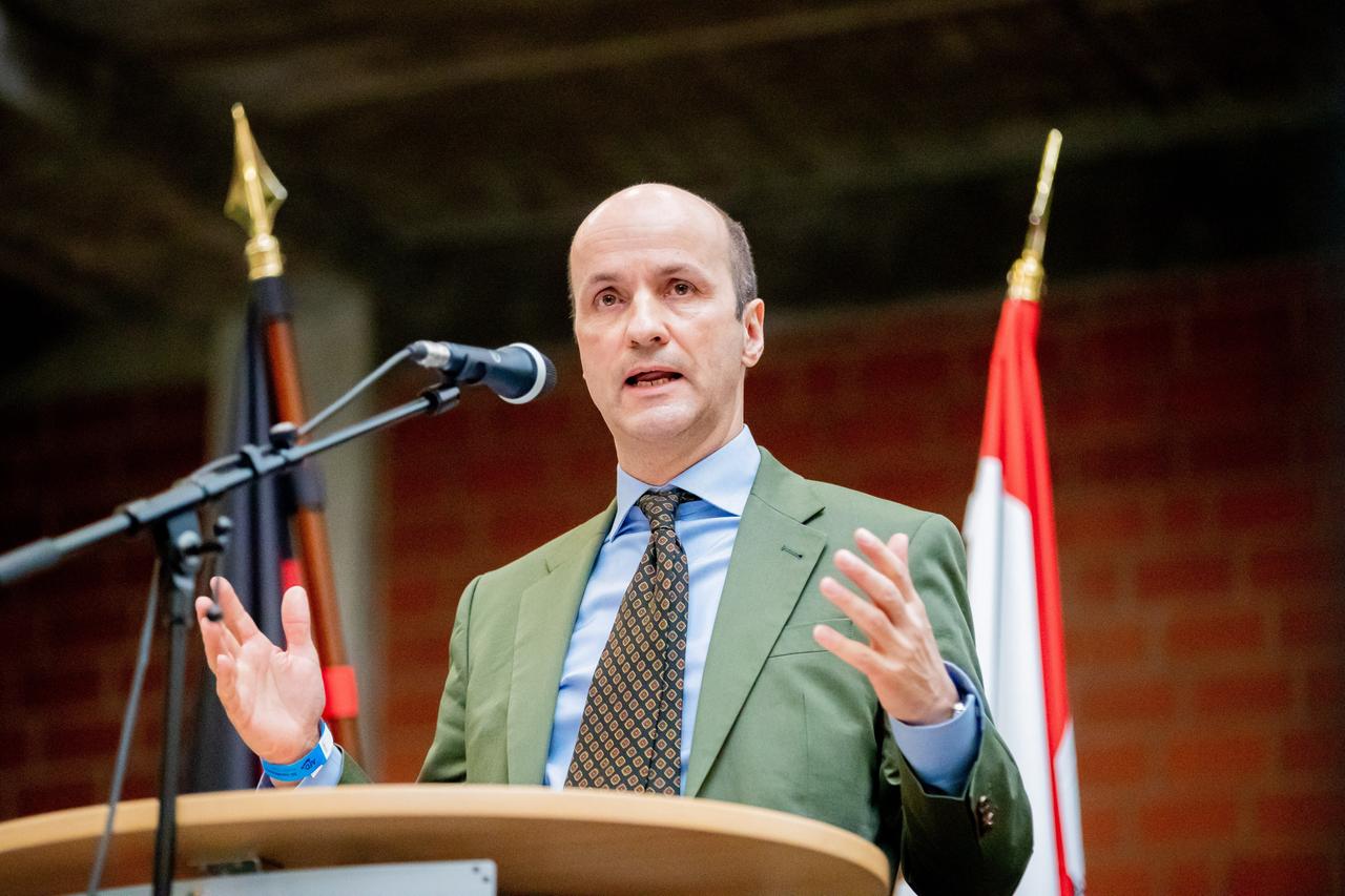 Nicolaus Fest spricht im Jahr 2021 auf dem Landesparteitag der AfD. Nicolaus Fest spricht im Jahr 2021 auf dem Landesparteitag der AfD.