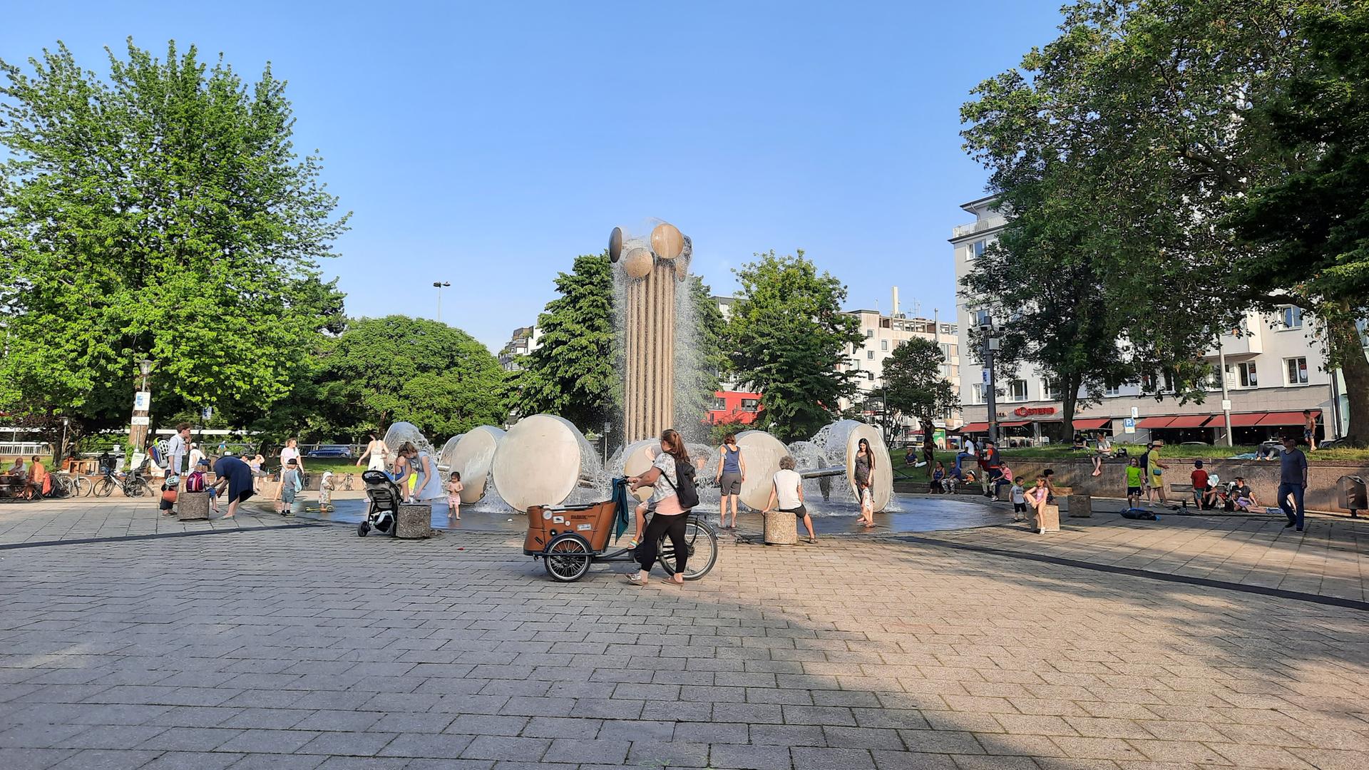Der Kölner Ebertplatz im Sommer Der Kölner Ebertplatz im Sommer
