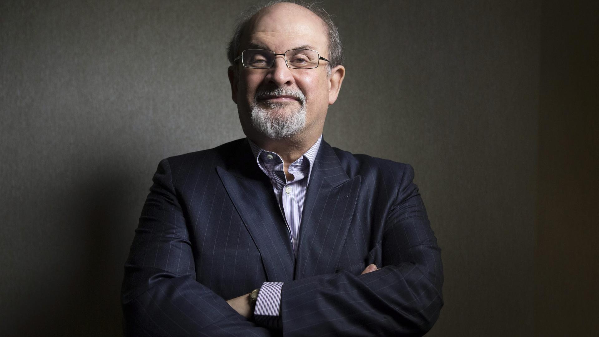 Porträt von Salman Rushdie. Porträt von Salman Rushdie.